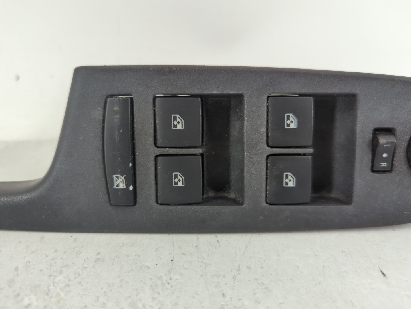 2010-2017 Chevrolet Equinox Master Power Window Switch Replacement Driver Side Left P/N:25946838 Fits OEM Used Auto Parts - 