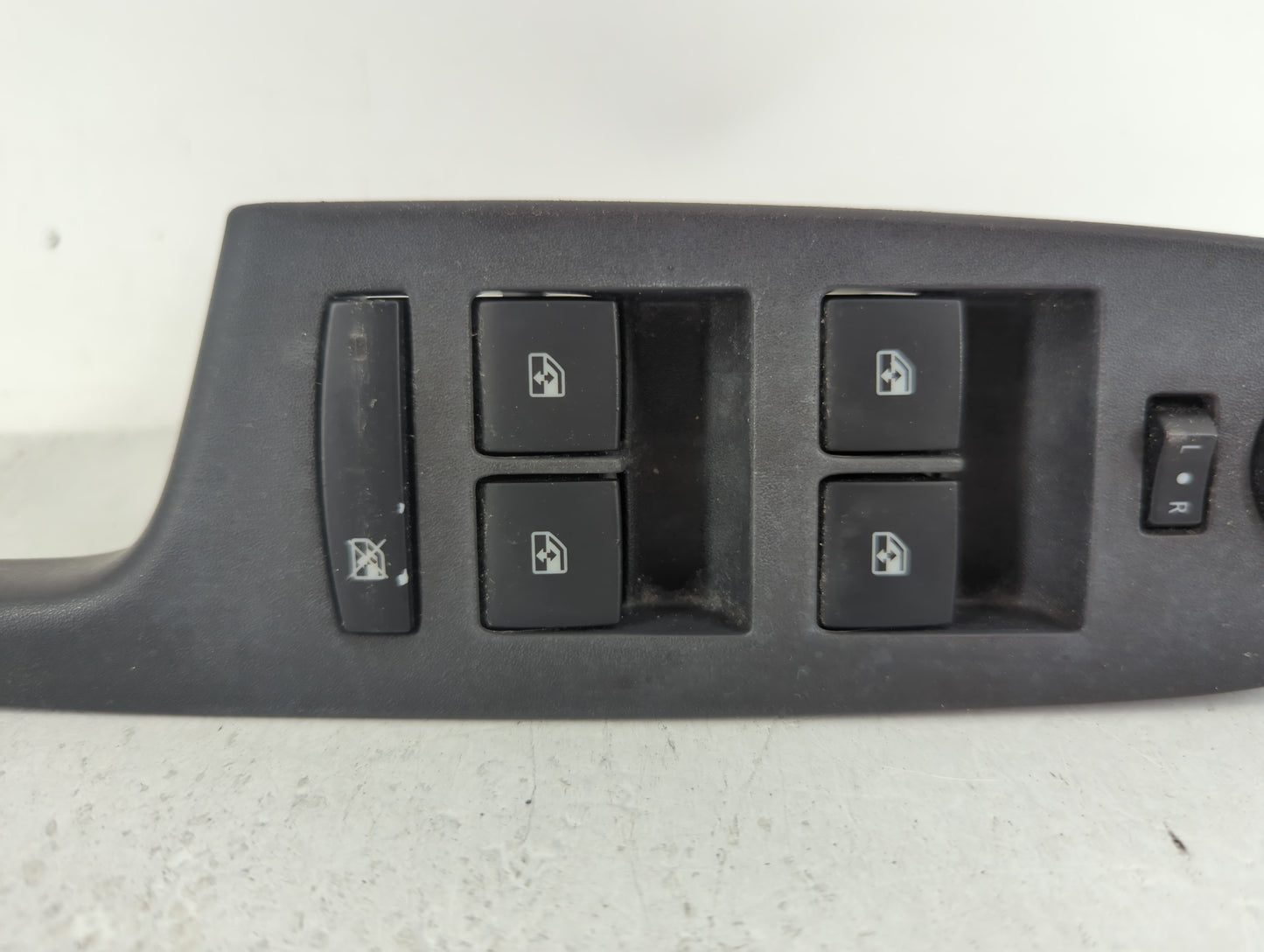 2010-2017 Chevrolet Equinox Master Power Window Switch Replacement Driver Side Left P/N:25946838 Fits OEM Used Auto Parts - 