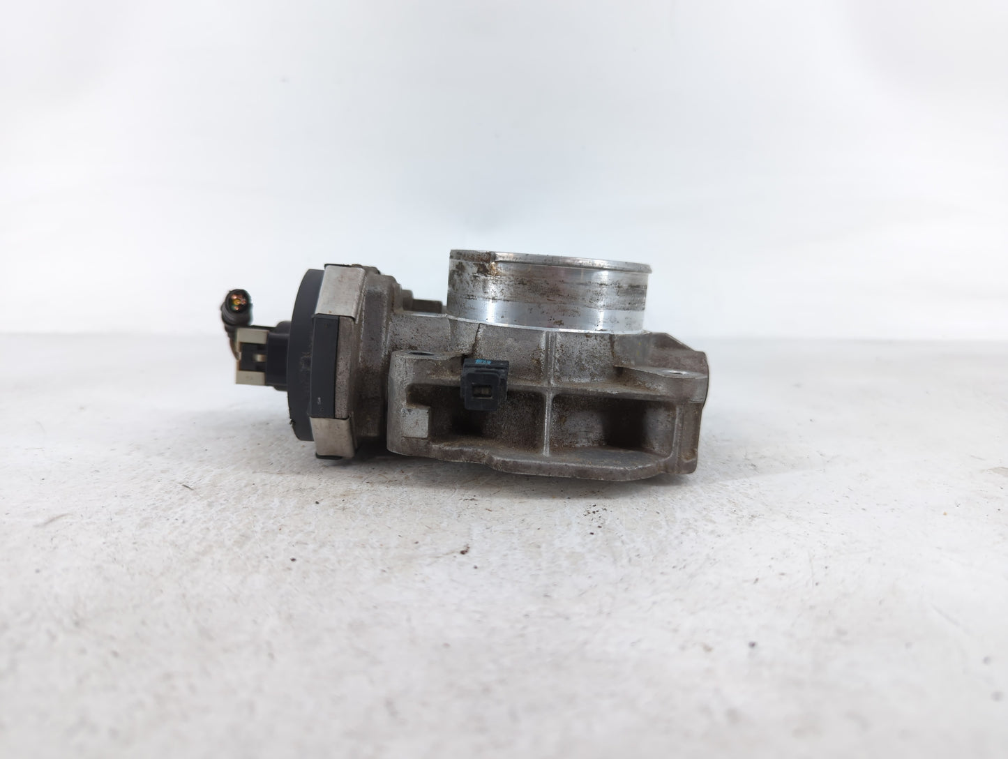 2010-2011 Chevrolet Equinox Throttle Body P/N:0191AA668AA1206C Fits Fits 2007 2008 2009 2010 2011 2012 OEM Used Auto Parts -