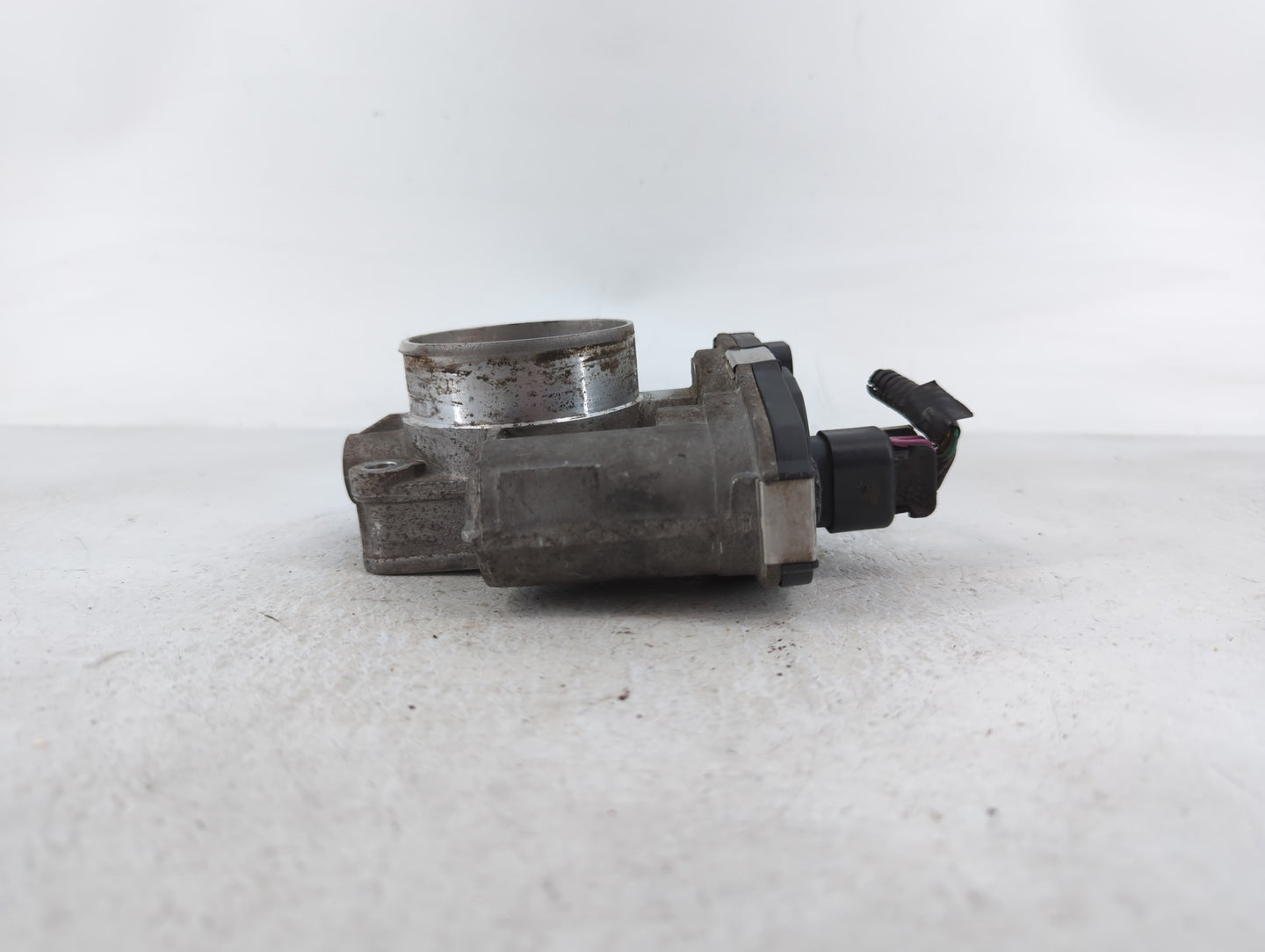 2010-2011 Chevrolet Equinox Throttle Body P/N:0191AA668AA1206C Fits Fits 2007 2008 2009 2010 2011 2012 OEM Used Auto Parts -