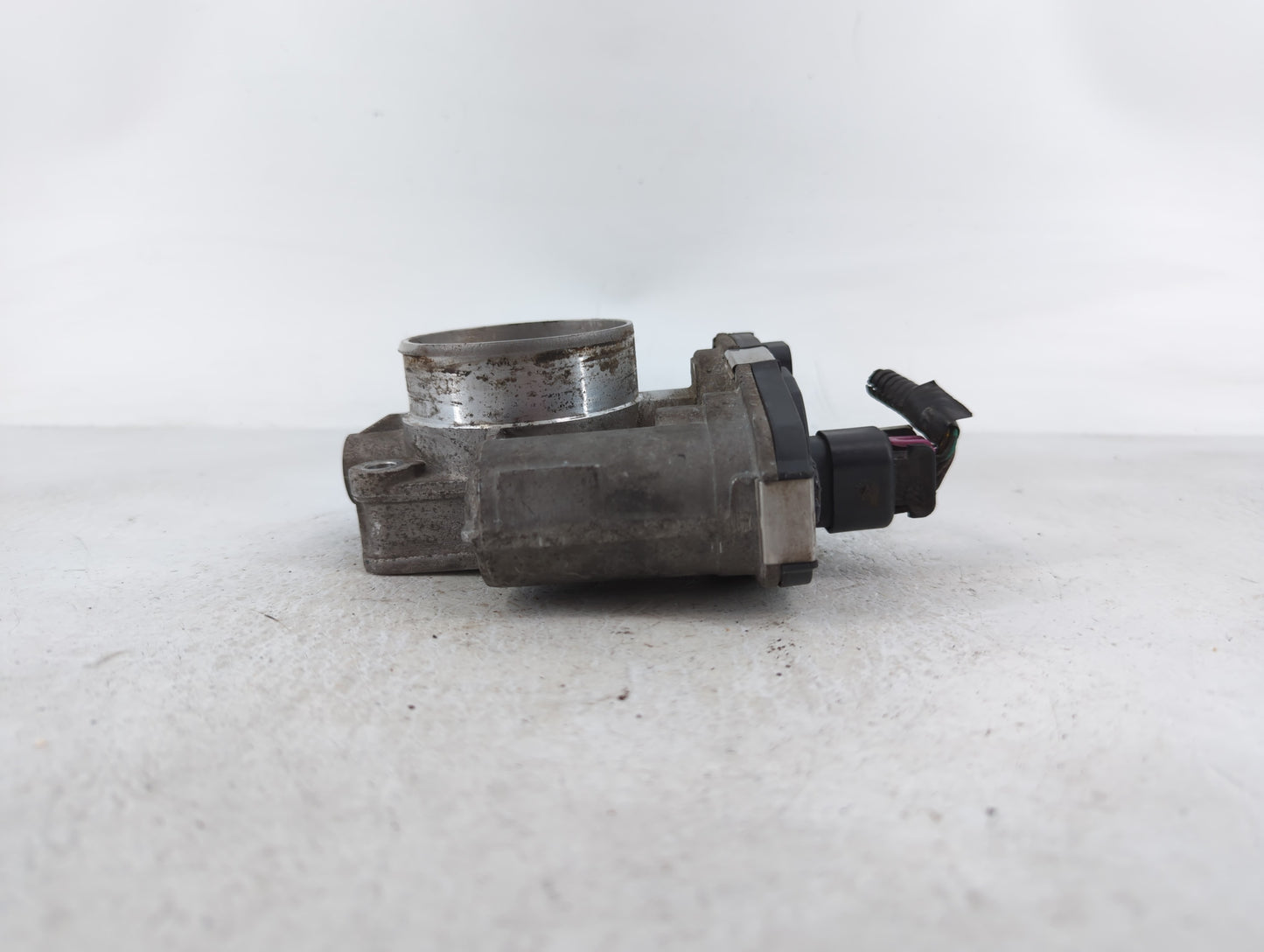 2010-2011 Chevrolet Equinox Throttle Body P/N:0191AA668AA1206C Fits Fits 2007 2008 2009 2010 2011 2012 OEM Used Auto Parts -