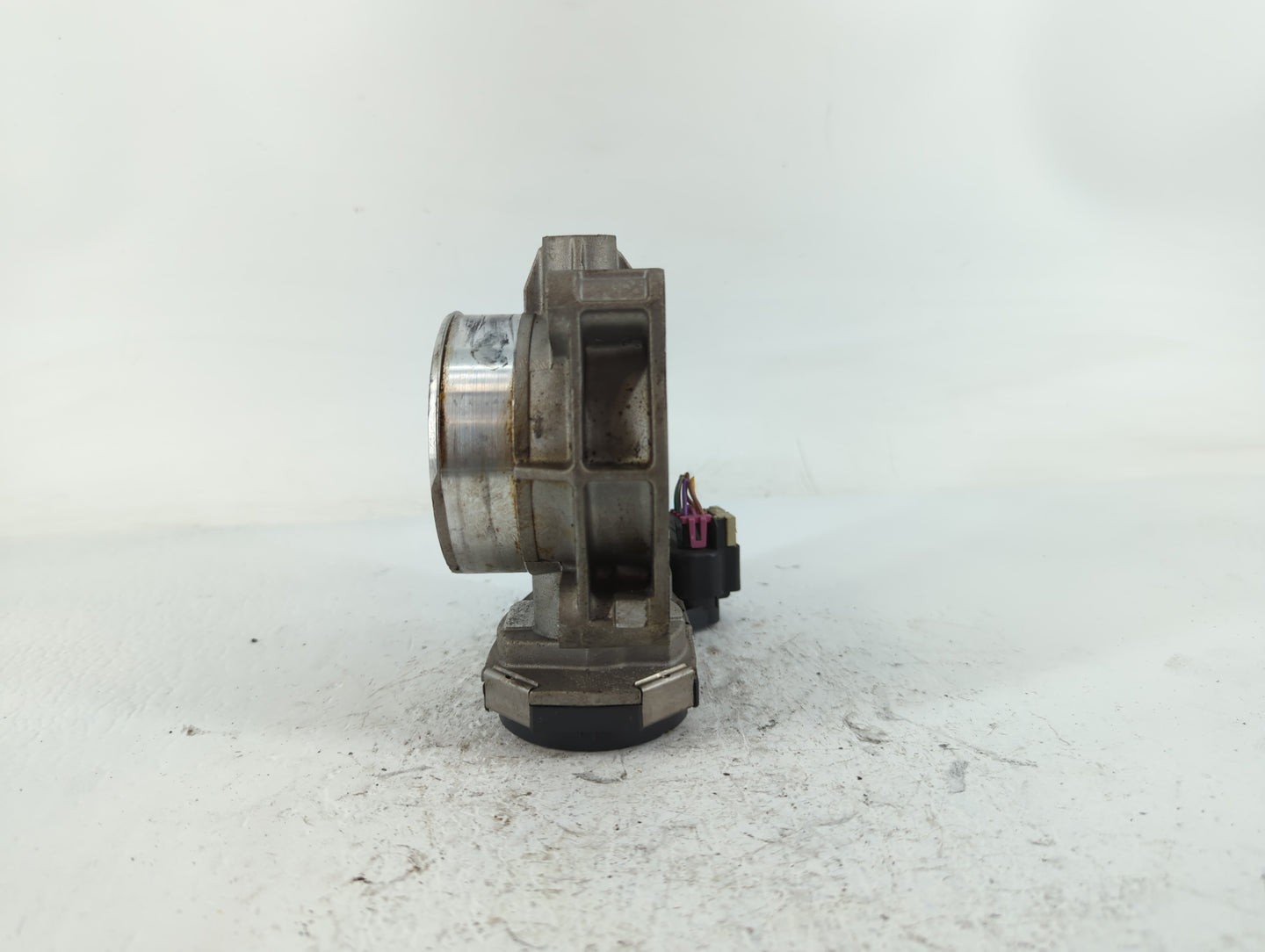 2010-2011 Chevrolet Equinox Throttle Body P/N:AA994AA8523C Fits Fits 2007 2008 2009 2010 2011 2012 OEM Used Auto Parts - Oem
