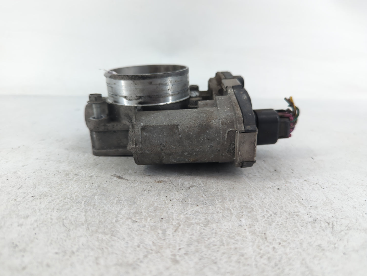 2010-2011 Chevrolet Equinox Throttle Body P/N:668AA5247 C Fits Fits 2007 2008 2009 2010 2011 2012 OEM Used Auto Parts - Oemu