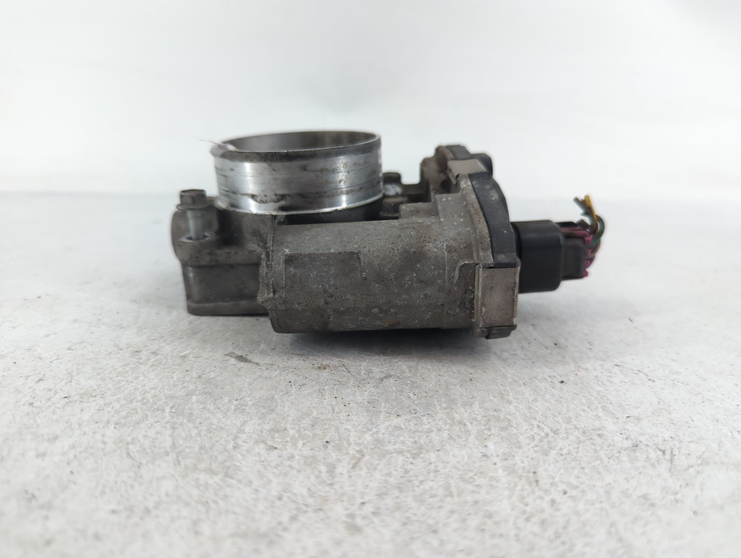2010-2011 Chevrolet Equinox Throttle Body P/N:668AA5247 C Fits Fits 2007 2008 2009 2010 2011 2012 OEM Used Auto Parts - Oemu