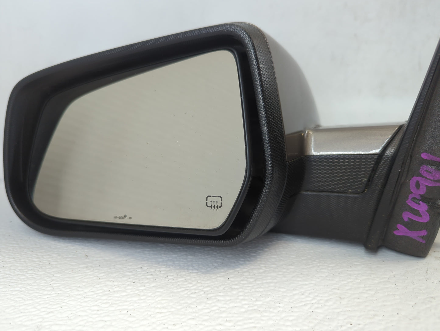 2010-2011 Chevrolet Equinox Driver Side View Mirror - Left Door Mirror OEM Used - Oemusedautoparts1.com