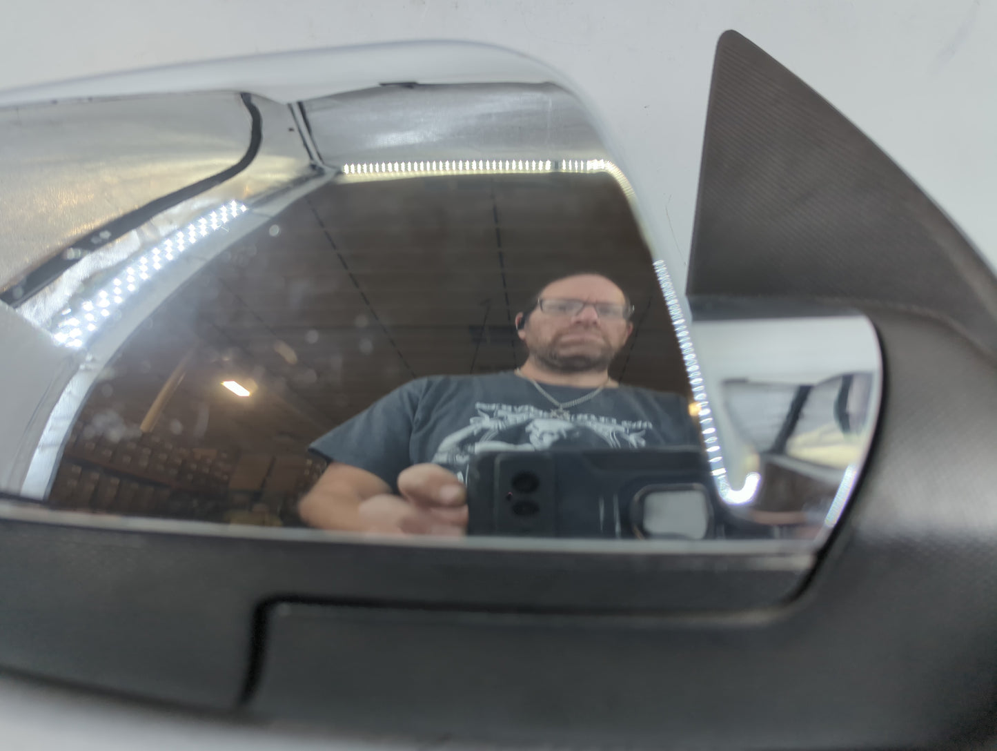 2010-2011 Chevrolet Equinox Passenger Side View Mirror - Right Door Mirror OEM Used - Oemusedautoparts1.com