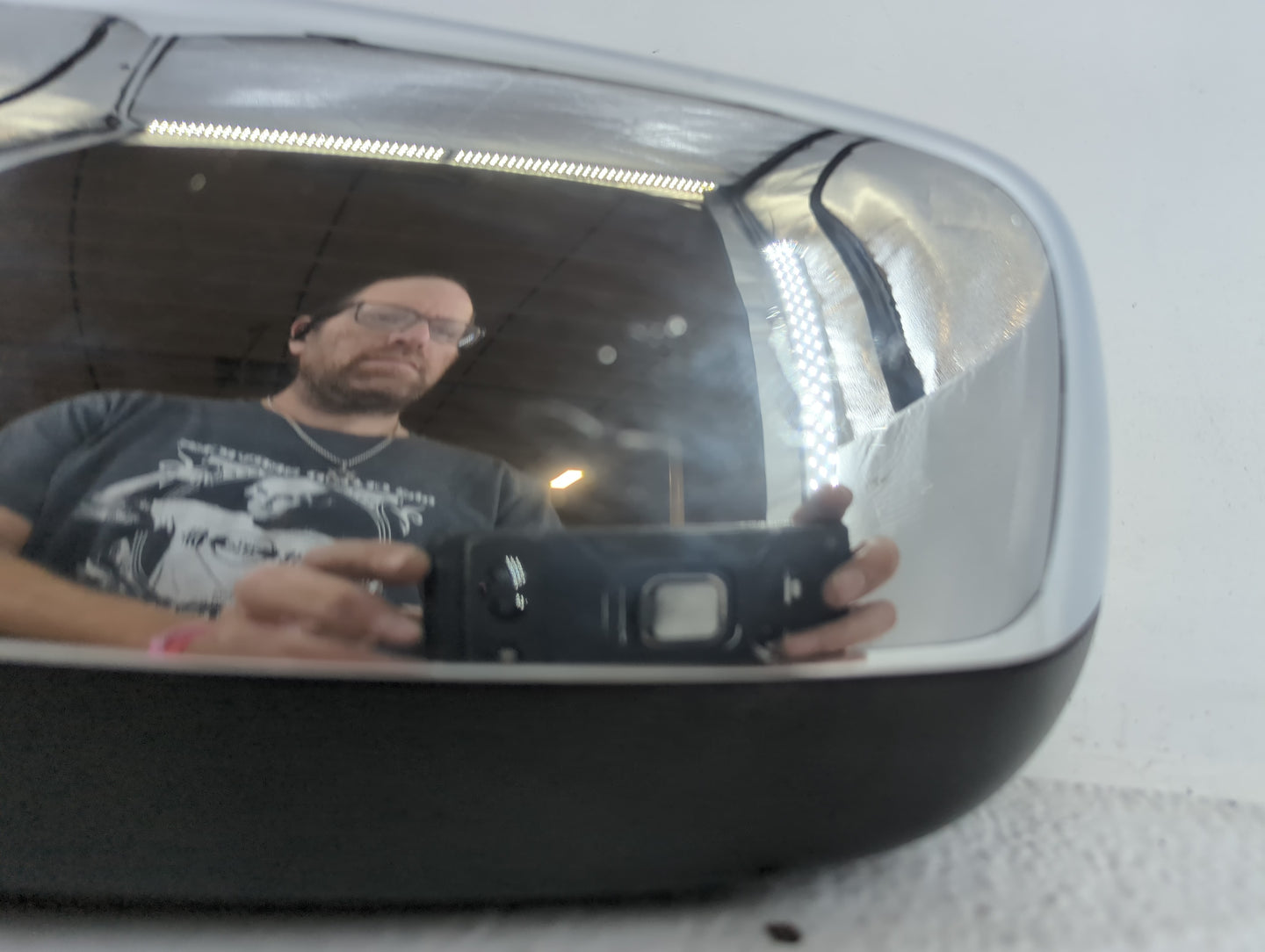 2010-2011 Chevrolet Equinox Driver Side View Mirror - Left Door Mirror OEM Used - Oemusedautoparts1.com