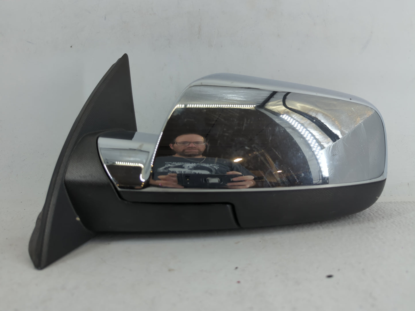 2010-2011 Chevrolet Equinox Driver Side View Mirror - Left Door Mirror OEM Used - Oemusedautoparts1.com