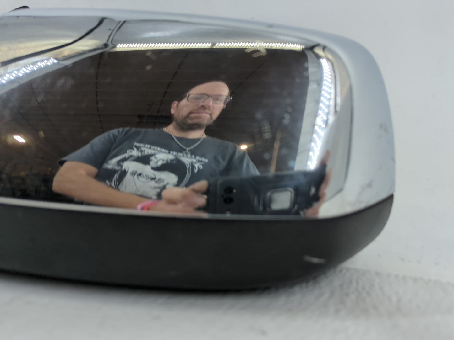2010-2011 Chevrolet Equinox Driver Side View Mirror - Left Door Mirror OEM Used - Oemusedautoparts1.com