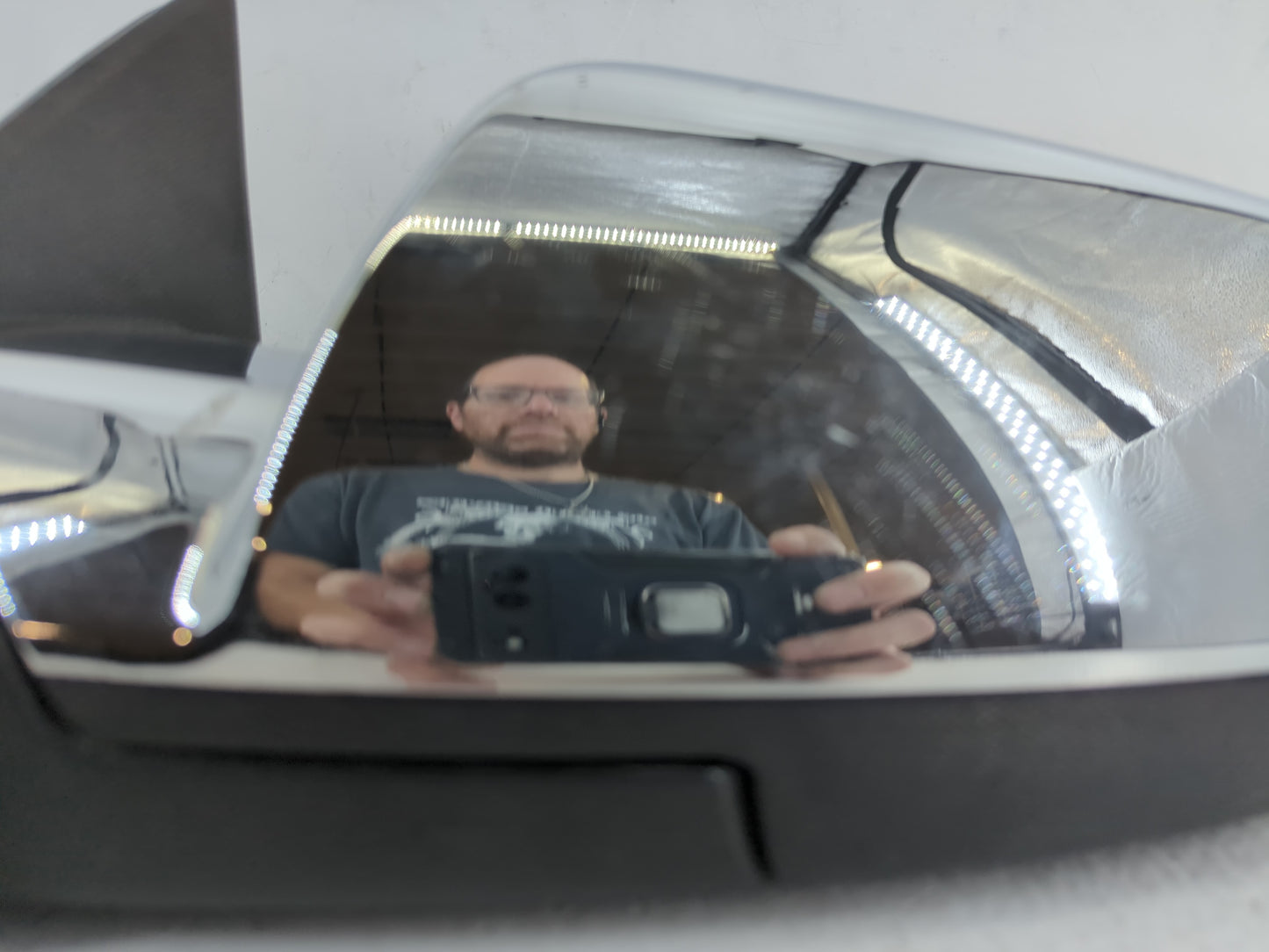 2010-2011 Chevrolet Equinox Driver Side View Mirror - Left Door Mirror OEM Used - Oemusedautoparts1.com
