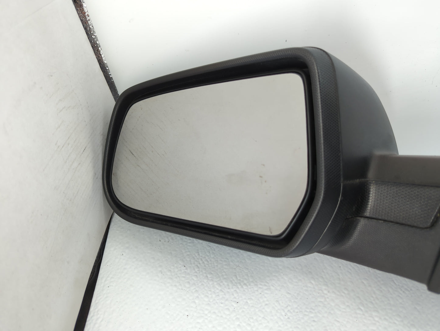 2010-2011 Chevrolet Equinox Driver Side View Mirror - Left Door Mirror OEM Used - Oemusedautoparts1.com