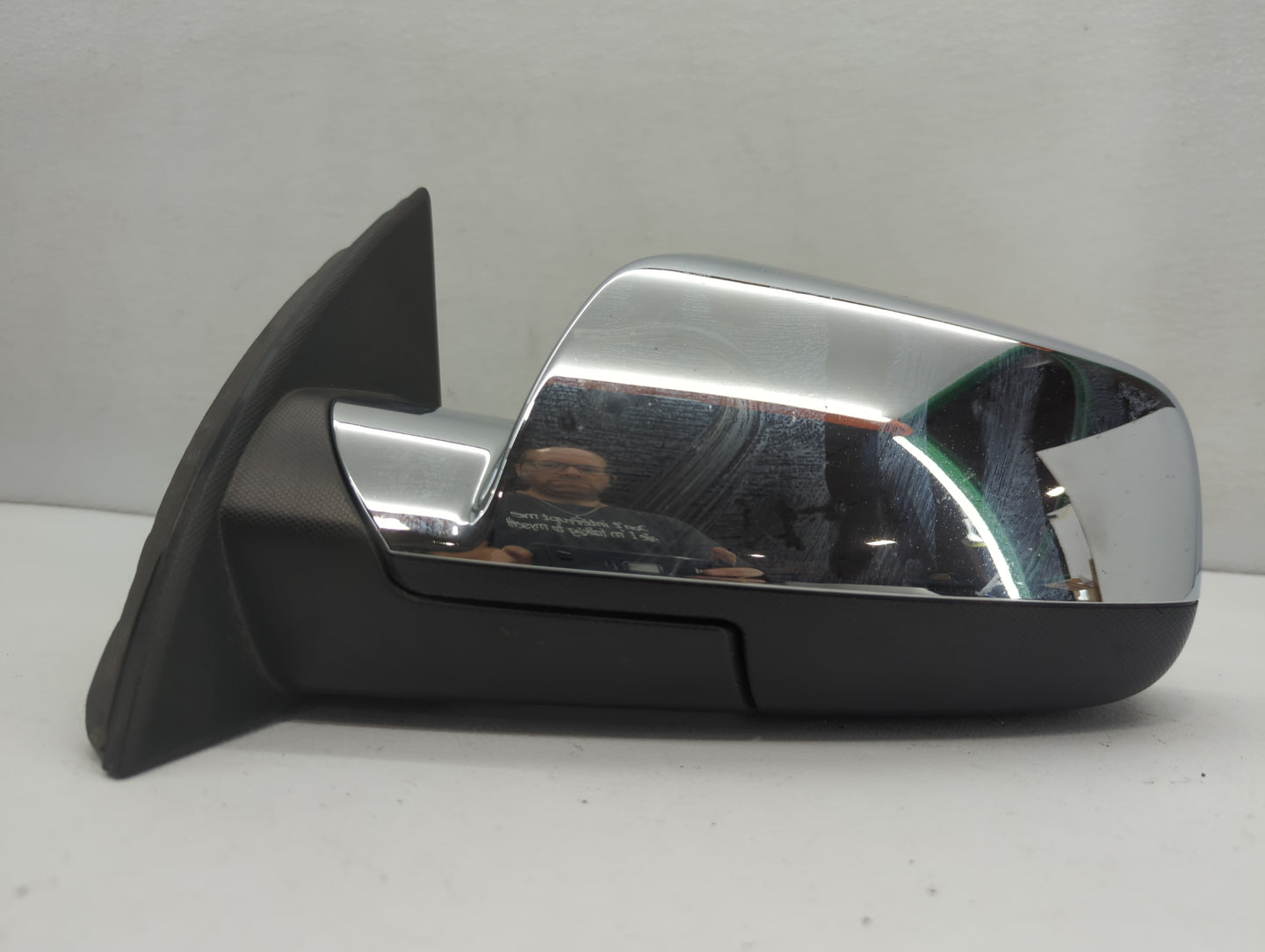 2010-2011 Chevrolet Equinox Driver Side View Mirror - Left Door Mirror OEM Used - Oemusedautoparts1.com