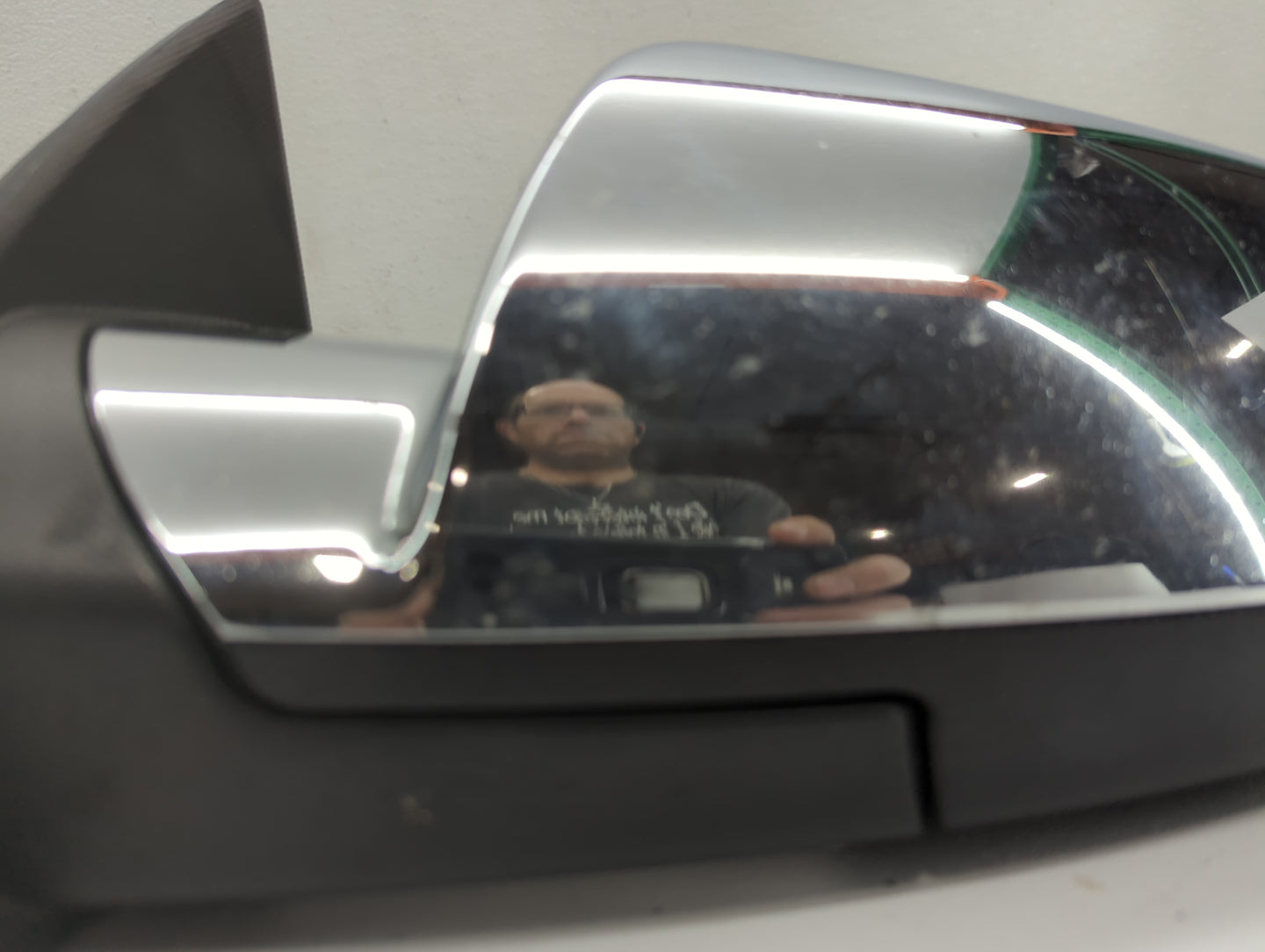 2010-2011 Chevrolet Equinox Driver Side View Mirror - Left Door Mirror OEM Used - Oemusedautoparts1.com