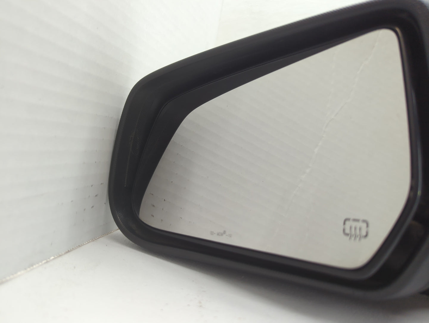 2010-2011 Chevrolet Equinox Driver Side View Mirror - Left Door Mirror OEM Used - Oemusedautoparts1.com