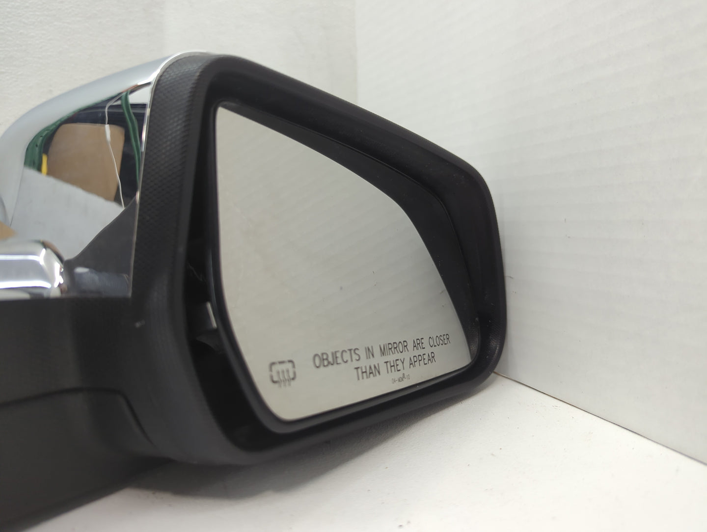 2010-2011 Chevrolet Equinox Passenger Right Side View Manual Door Mirror - Oemusedautoparts1.com