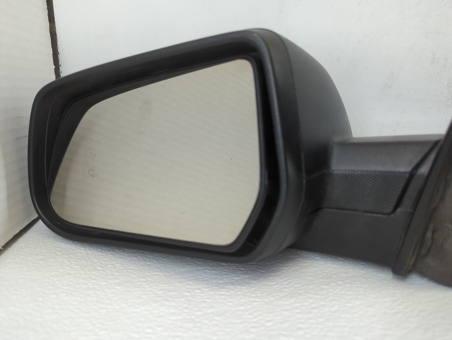 2010-2011 Chevrolet Equinox Driver Side View Mirror - Left Door Mirror OEM Used - Oemusedautoparts1.com