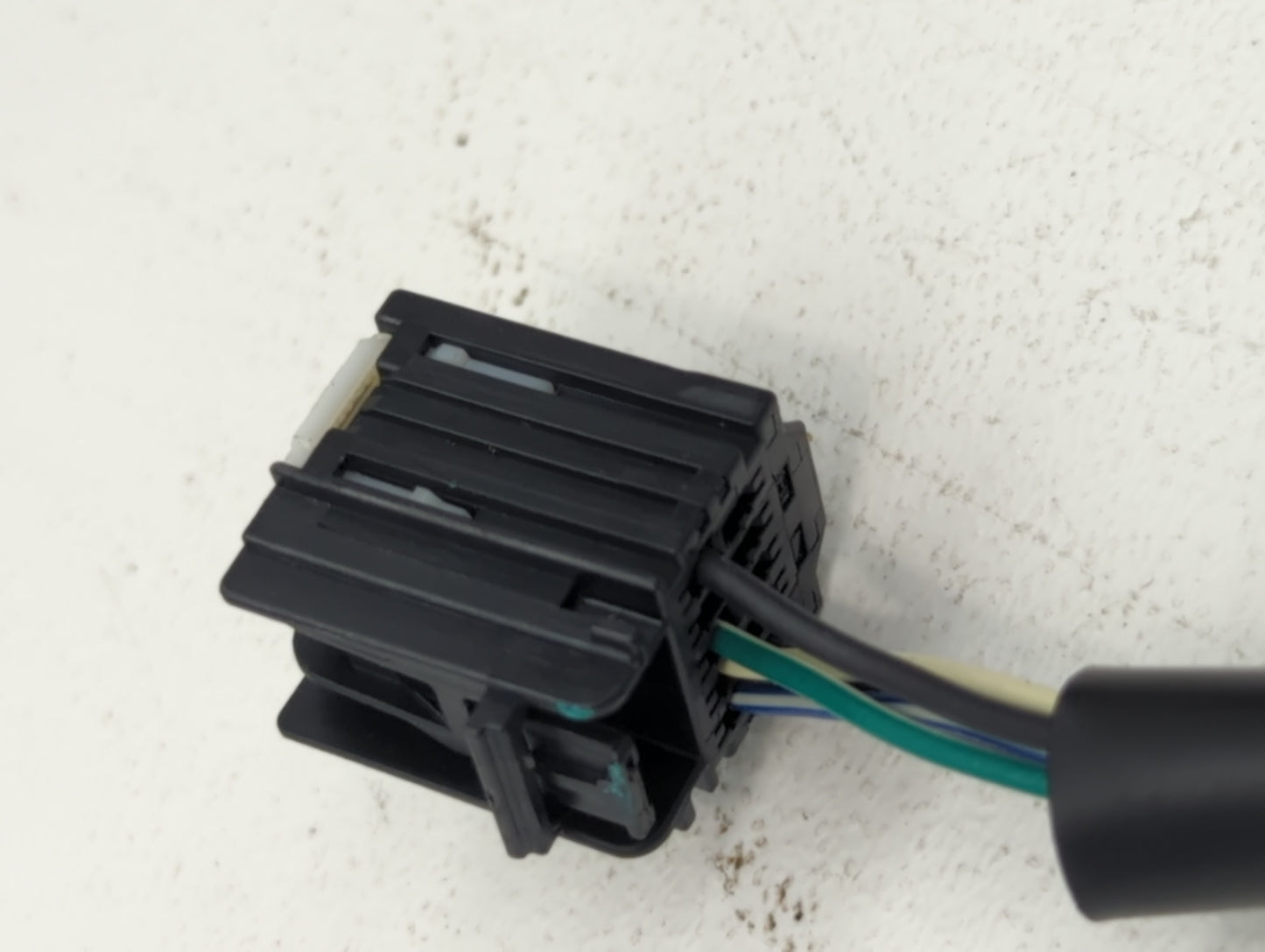 2010-2011 Chevrolet Equinox Driver Side View Mirror - Left Door Mirror OEM Used - Oemusedautoparts1.com