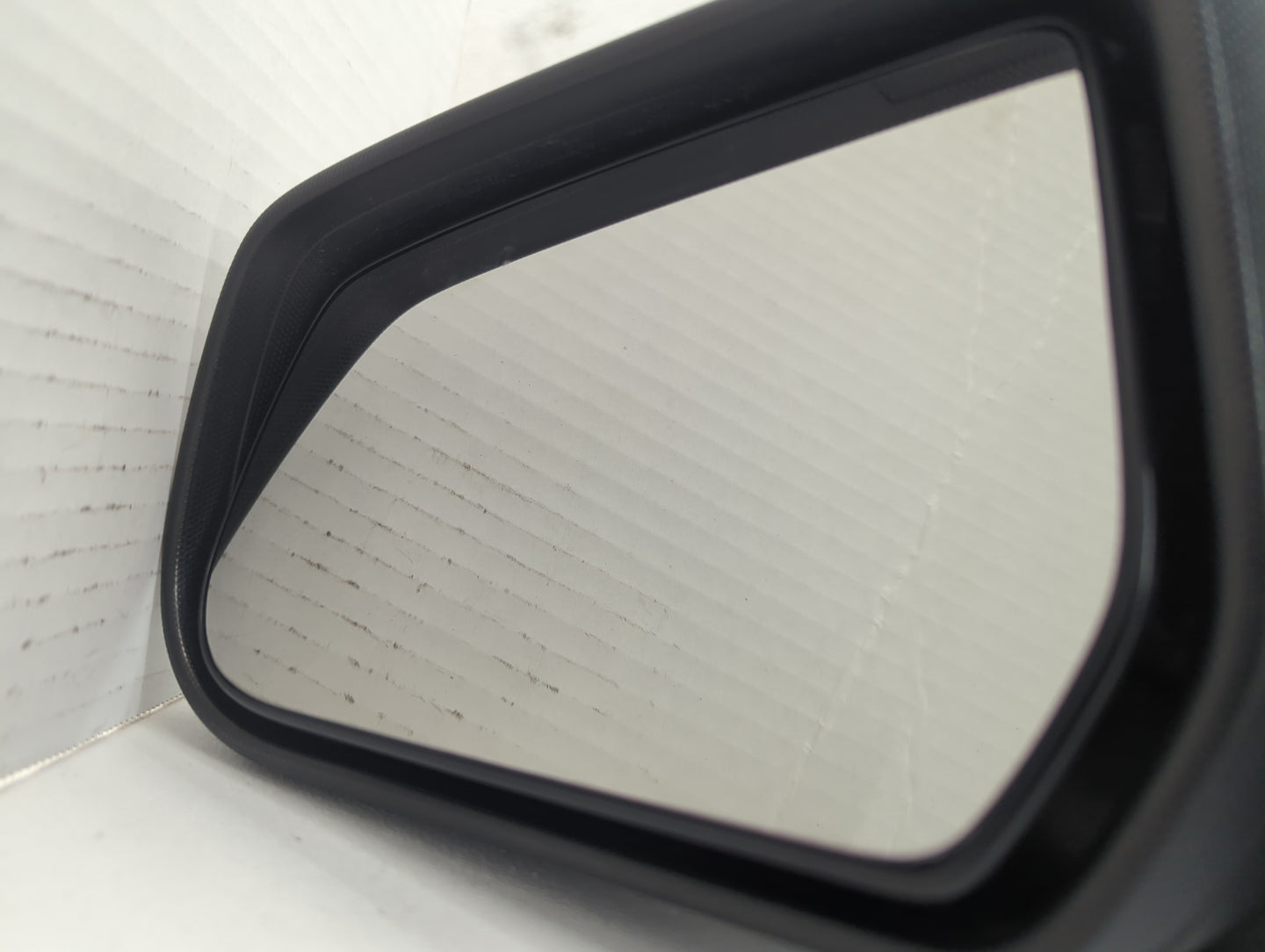2010-2011 Chevrolet Equinox Driver Side View Mirror - Left Door Mirror OEM Used - Oemusedautoparts1.com