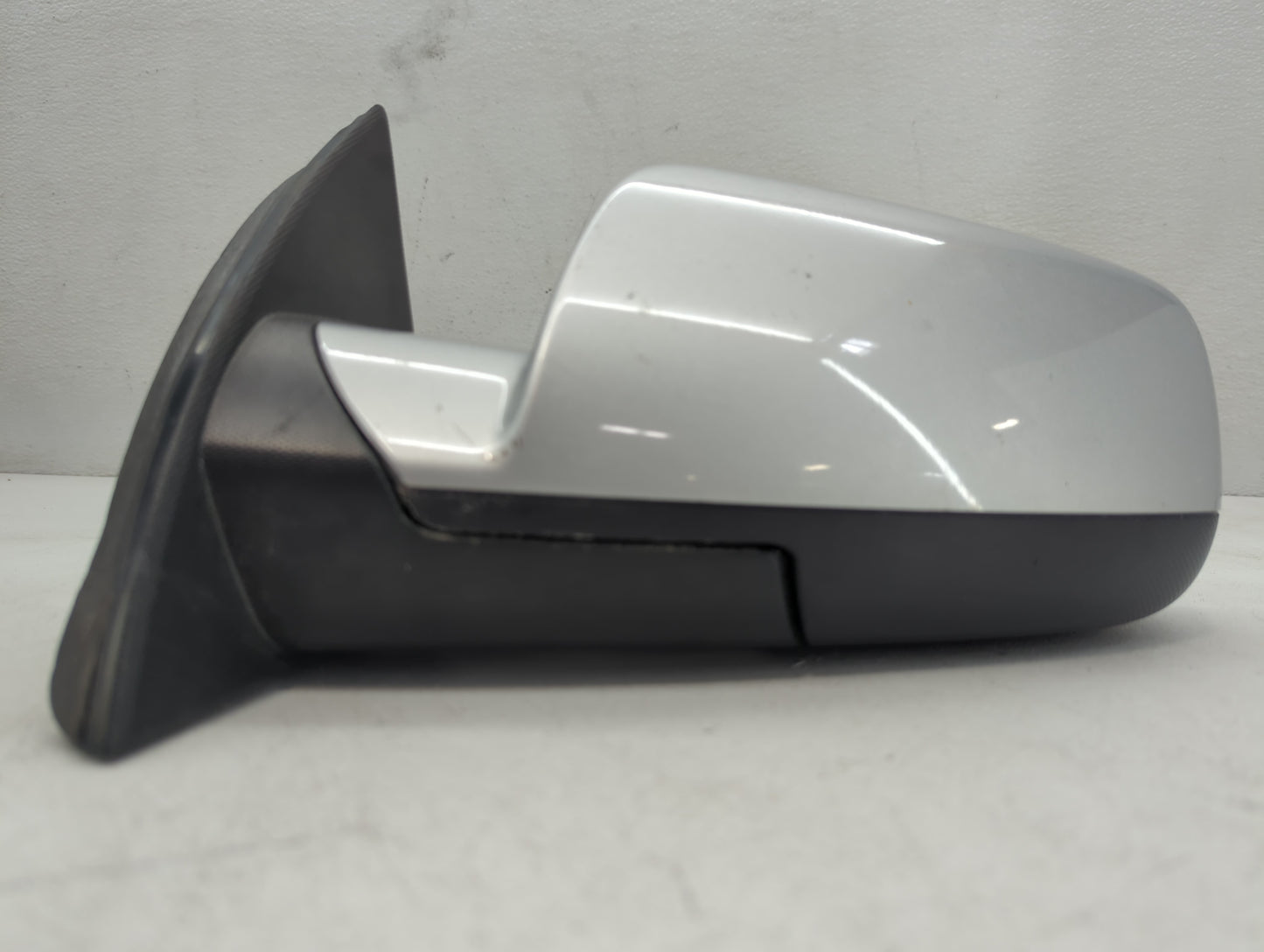 2010-2011 Chevrolet Equinox Driver Left Side View Manual Door Mirror - Oemusedautoparts1.com