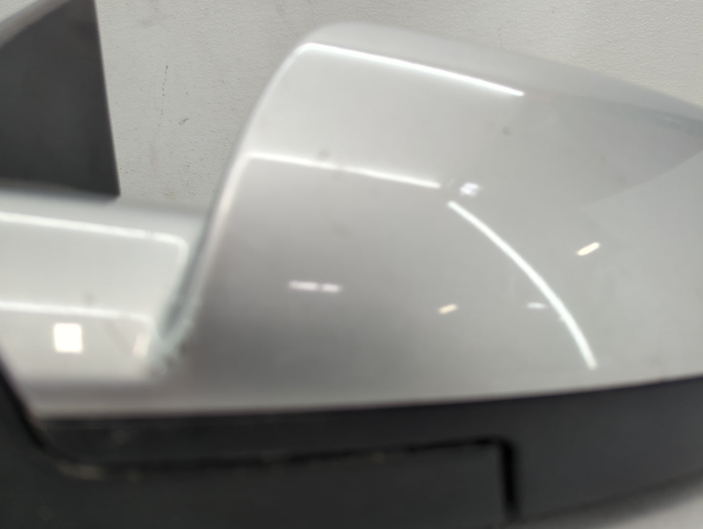 2010-2011 Chevrolet Equinox Driver Left Side View Manual Door Mirror - Oemusedautoparts1.com