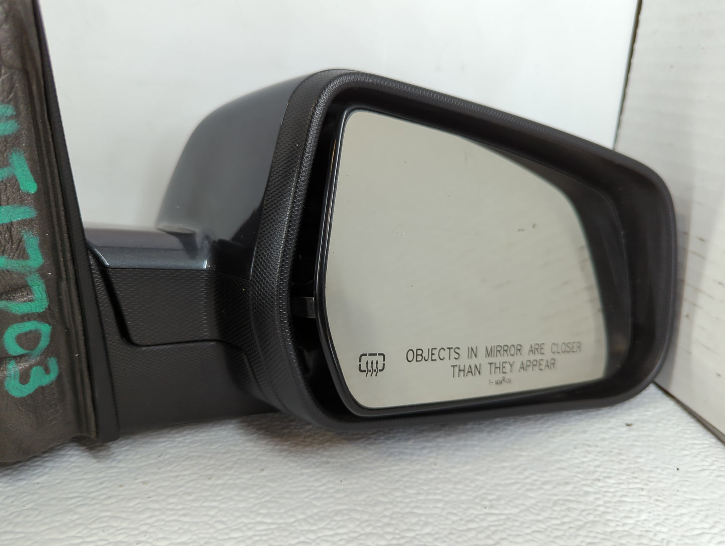 2010-2011 Chevrolet Equinox Passenger Side View Mirror - Right Door Mirror OEM Used - Oemusedautoparts1.com