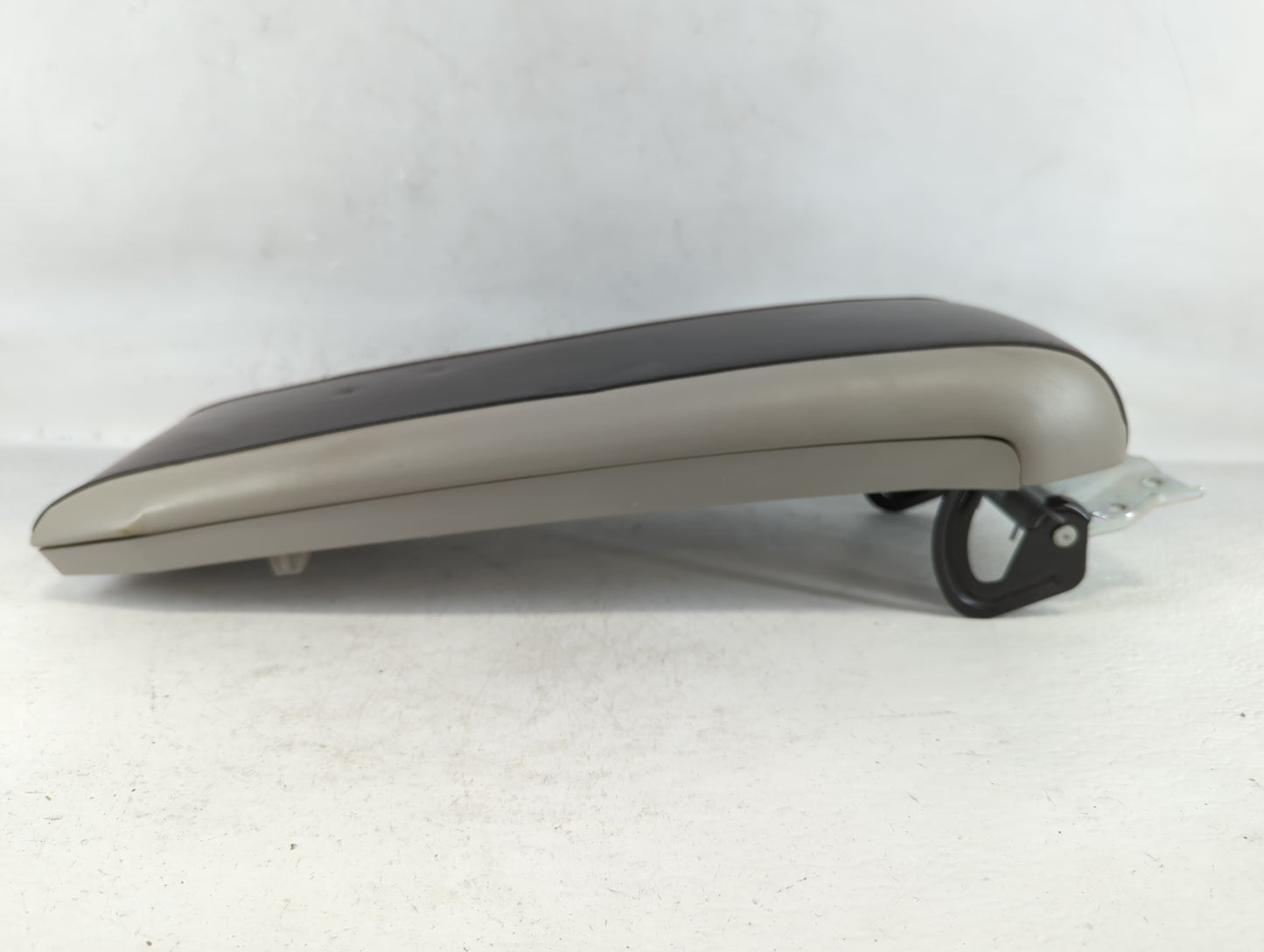 2010 Chevrolet Equinox Center Console Armrest Cover Lid Black - Oemusedautoparts1.com