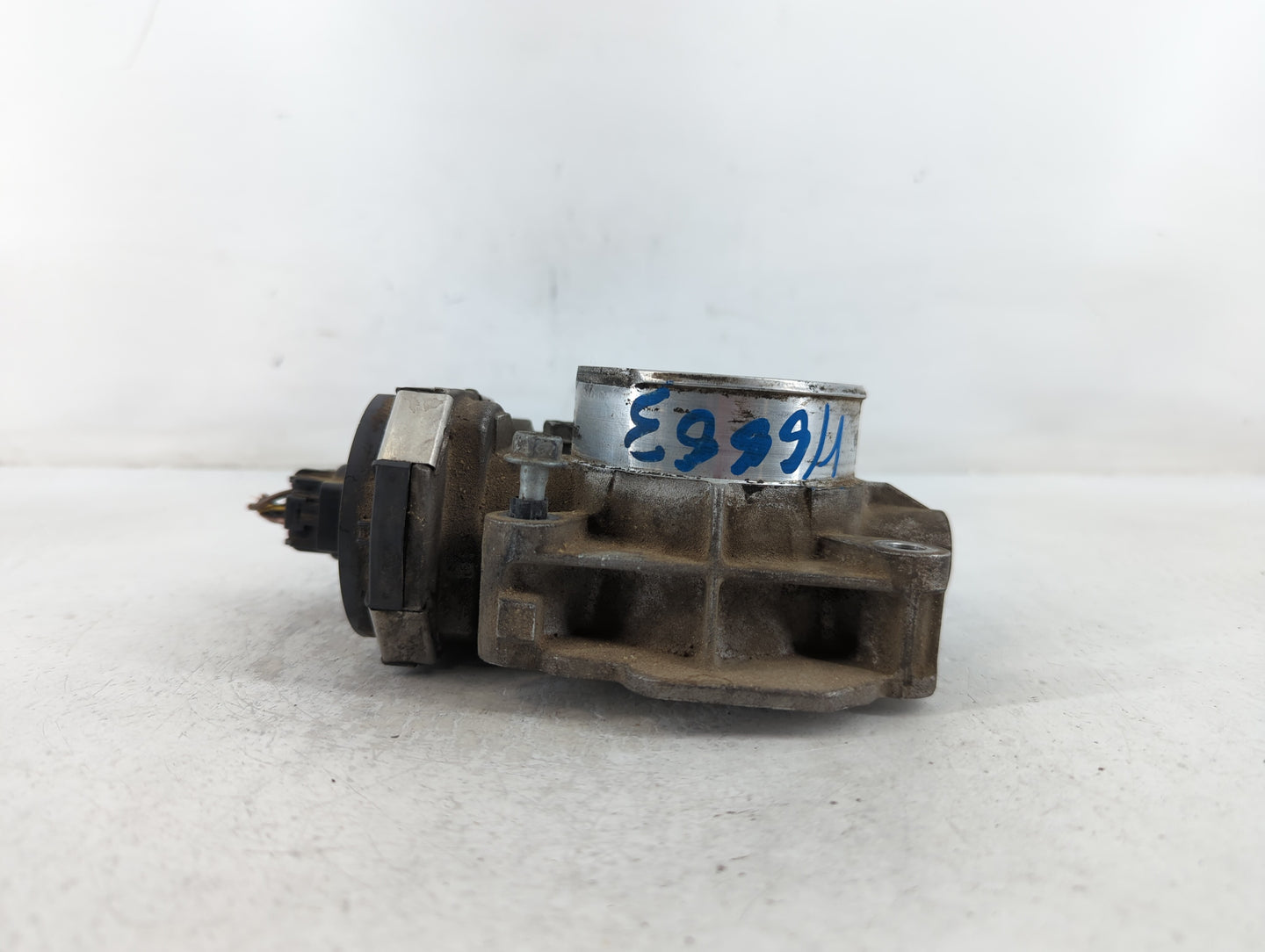 2010-2011 Chevrolet Equinox Throttle Body P/N:AGB-AJ-B1-007R1 Fits Fits 2007 2008 2009 2010 2011 2012 OEM Used Auto Parts - 