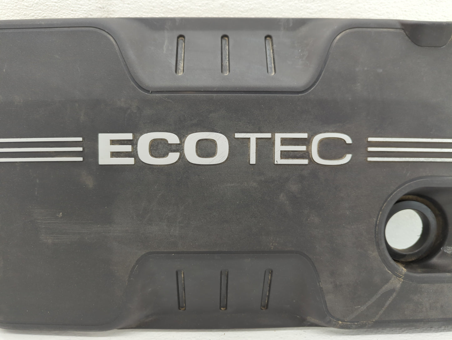 2010 Chevrolet Equinox Engine Cover - Oemusedautoparts1.com