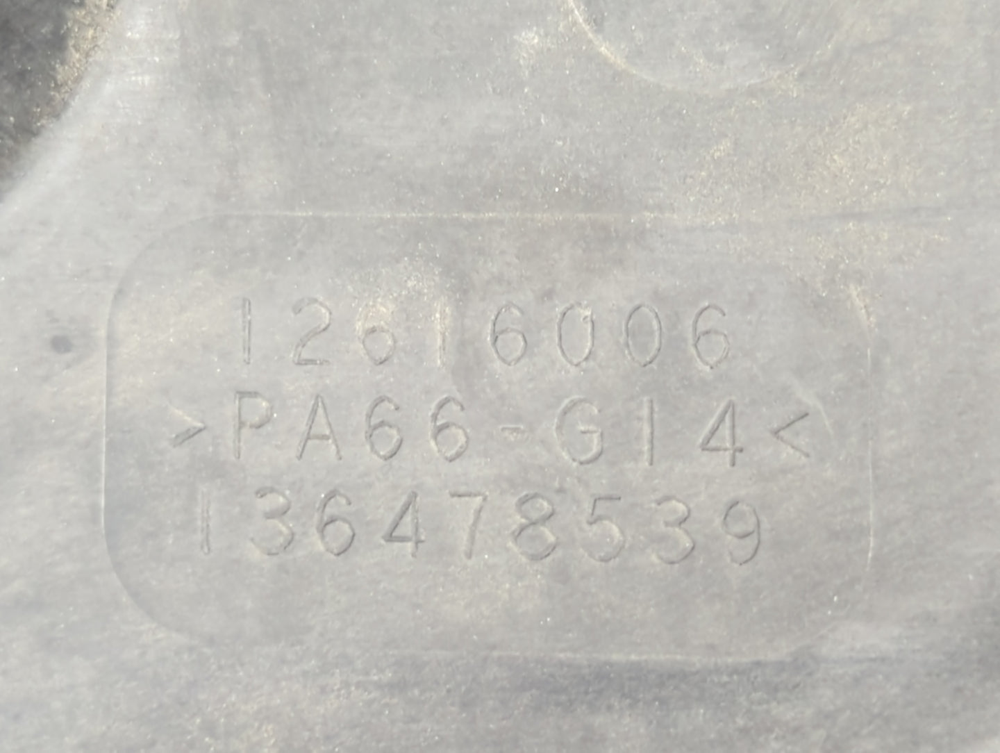 2010 Chevrolet Equinox Engine Cover - Oemusedautoparts1.com