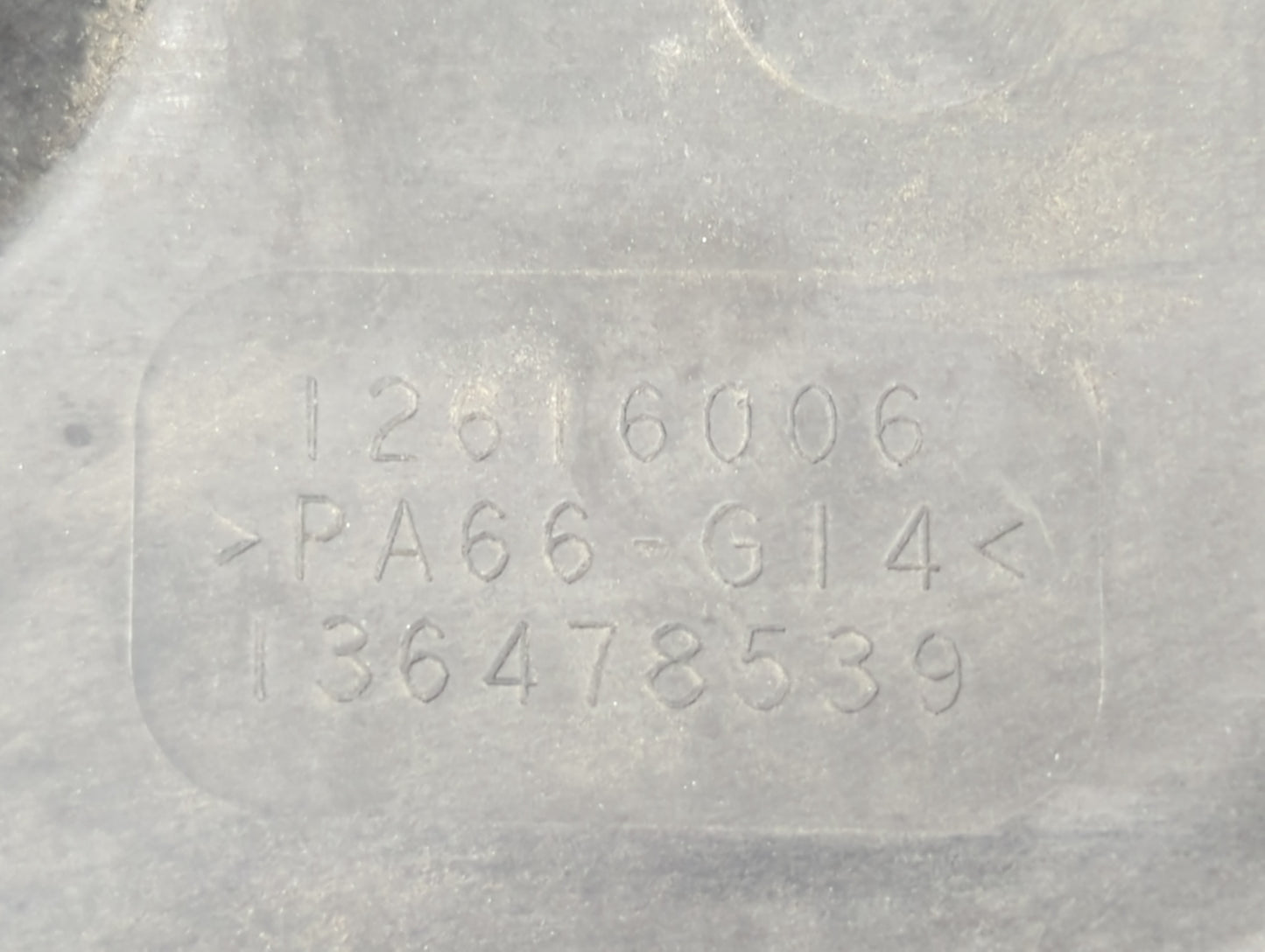 2010 Chevrolet Equinox Engine Cover - Oemusedautoparts1.com