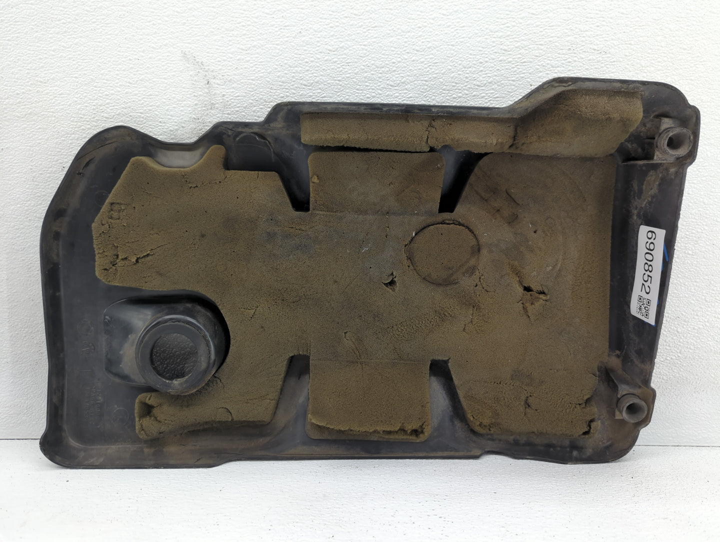 2010 Chevrolet Equinox Engine Cover - Oemusedautoparts1.com