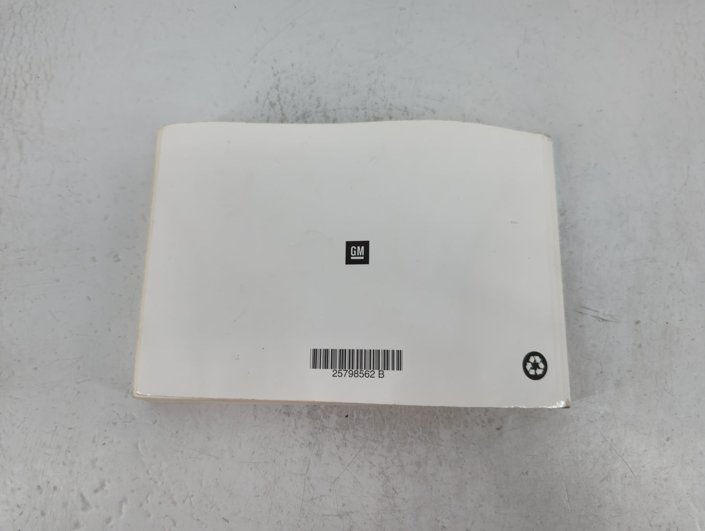 2010 Chevrolet Equinox Owners Manual Book Guide P/N:25798562 B OEM Used Auto Parts - Oemusedautoparts1.com