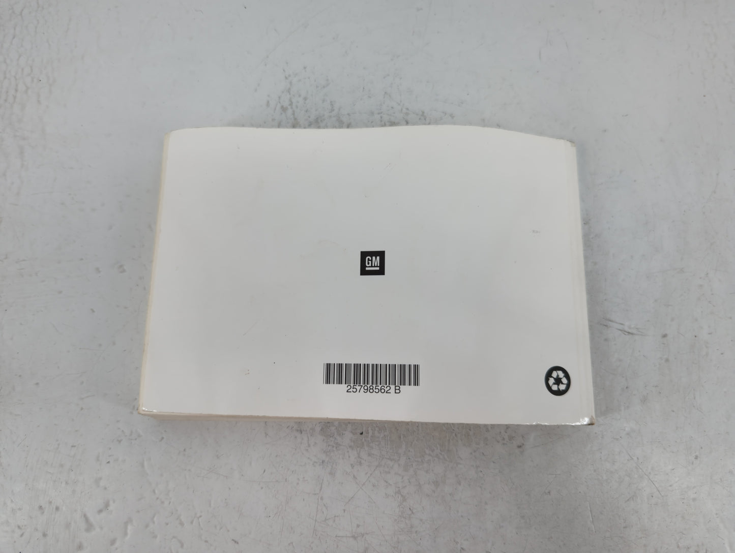 2010 Chevrolet Equinox Owners Manual Book Guide P/N:25798562 B OEM Used Auto Parts - Oemusedautoparts1.com
