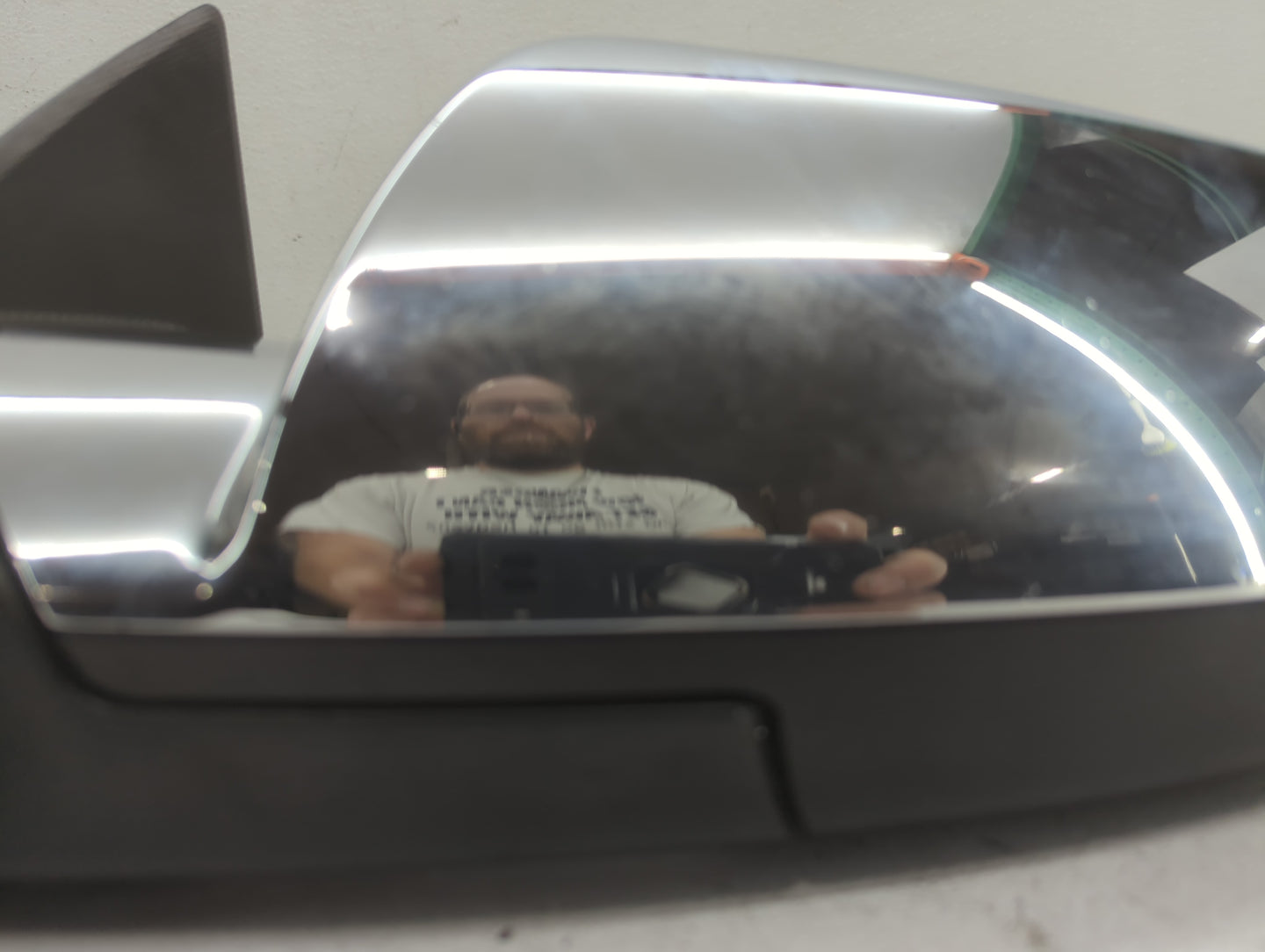 2010-2011 Chevrolet Equinox Driver Side View Mirror - Left Door Mirror OEM Used - Oemusedautoparts1.com