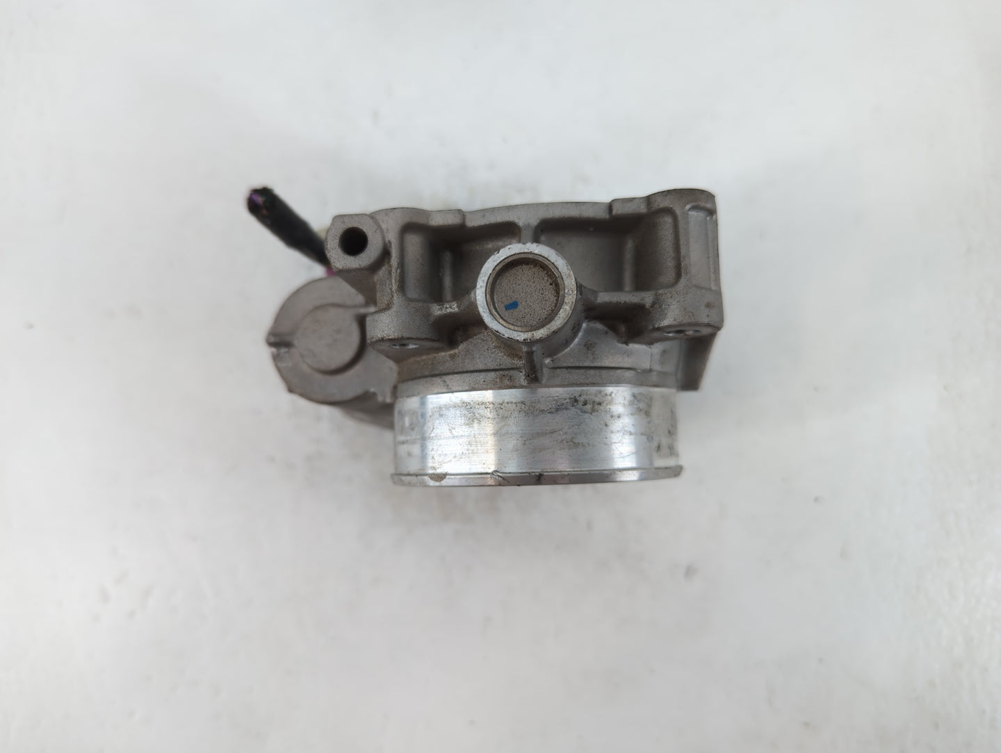 2010-2011 Chevrolet Equinox Throttle Body P/N:0520AA994AA Fits Fits 2007 2008 2009 2010 2011 2012 OEM Used Auto Parts - Oemu