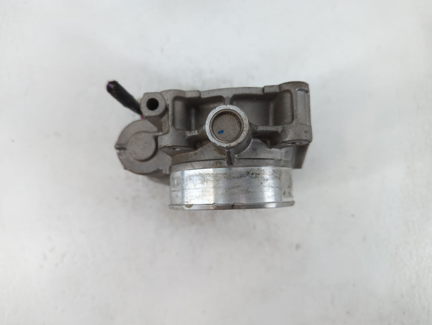 2010-2011 Chevrolet Equinox Throttle Body P/N:0520AA994AA Fits Fits 2007 2008 2009 2010 2011 2012 OEM Used Auto Parts - Oemu