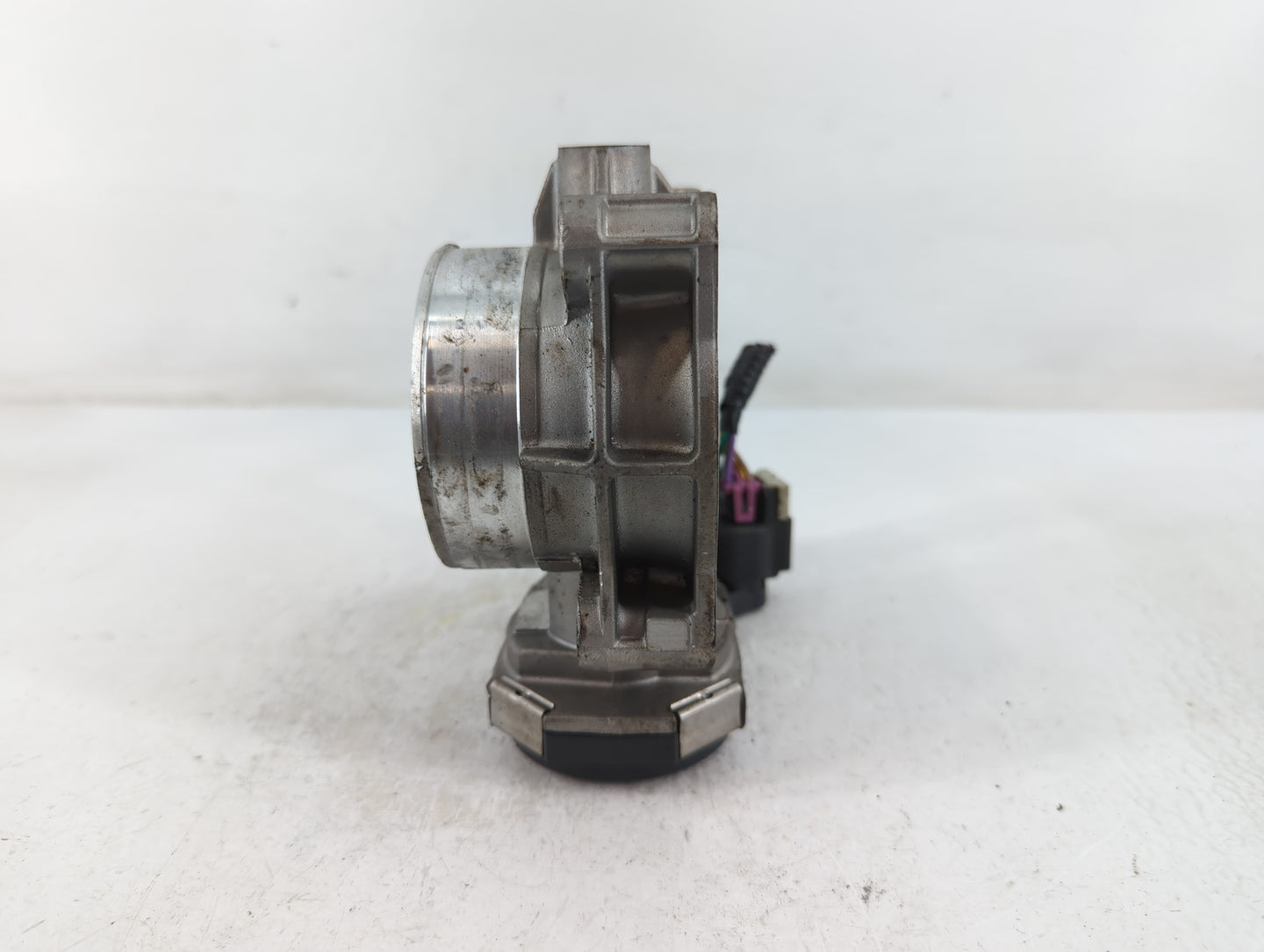 2010-2011 Chevrolet Equinox Throttle Body P/N:0520AA994AA Fits Fits 2007 2008 2009 2010 2011 2012 OEM Used Auto Parts - Oemu