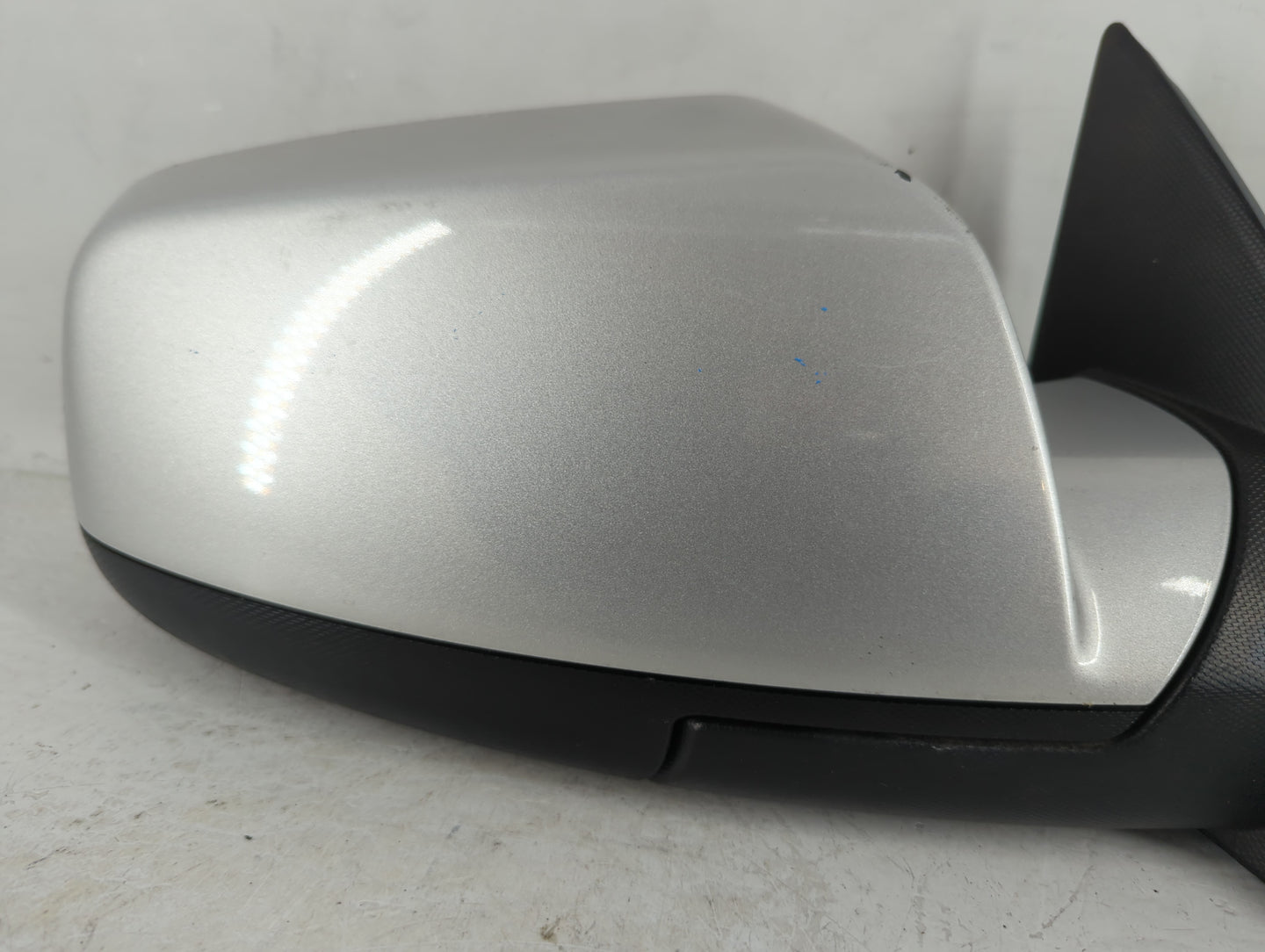 2010-2011 Chevrolet Equinox Passenger Side View Mirror - Right Door Mirror OEM Used - Oemusedautoparts1.com