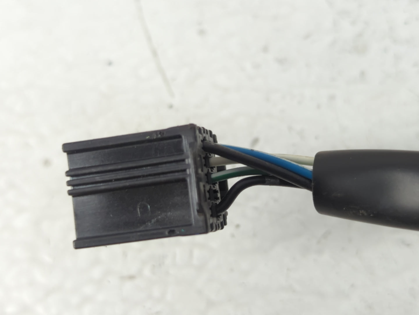 2010-2011 Chevrolet Equinox Driver Left Side View Manual Door Mirror - Oemusedautoparts1.com