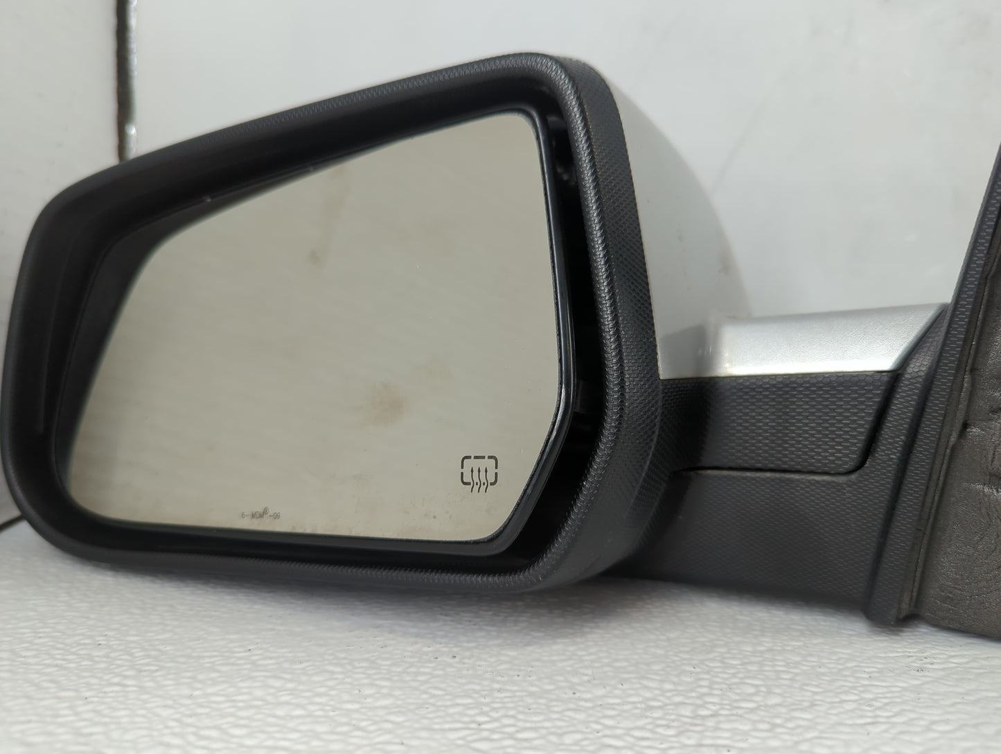 2010-2011 Chevrolet Equinox Driver Left Side View Manual Door Mirror - Oemusedautoparts1.com