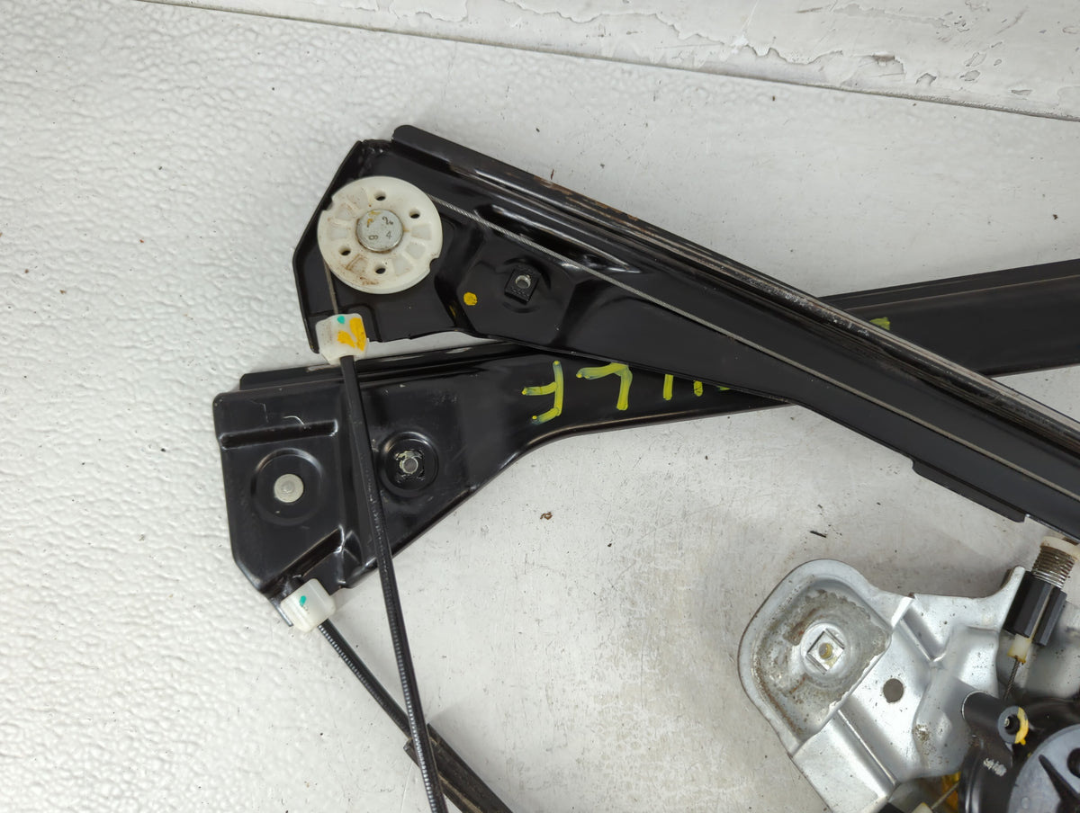 2010-2011 Chevrolet Equinox Driver Left Front Window Regulator 723933 - Oemusedautoparts1.com