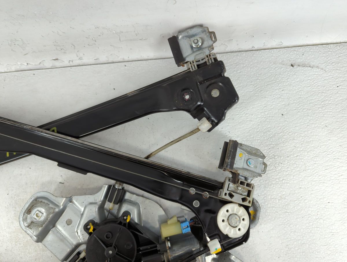 2010-2011 Chevrolet Equinox Driver Left Front Window Regulator 723933 - Oemusedautoparts1.com