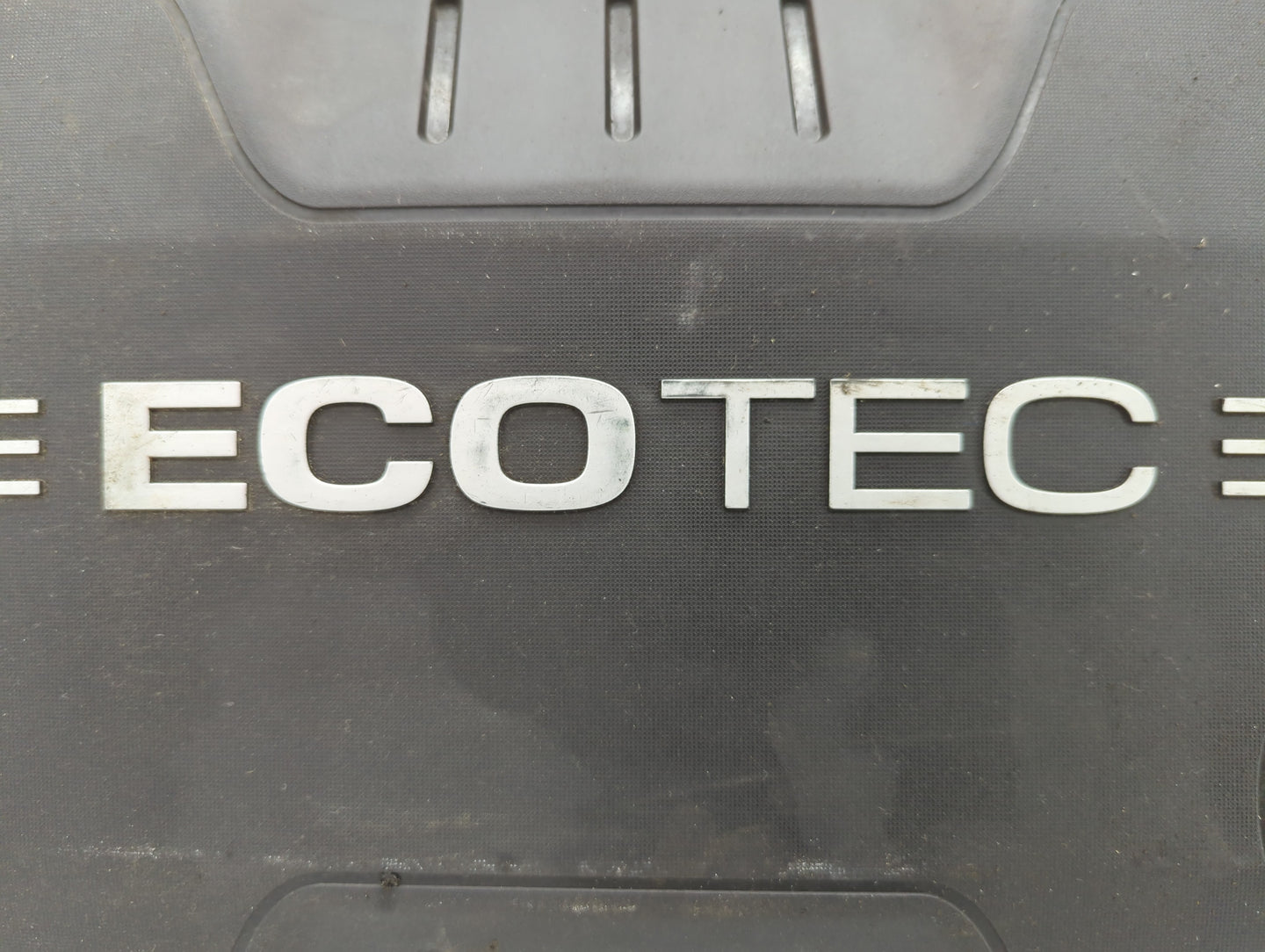 2010 Chevrolet Equinox Engine Cover - Oemusedautoparts1.com