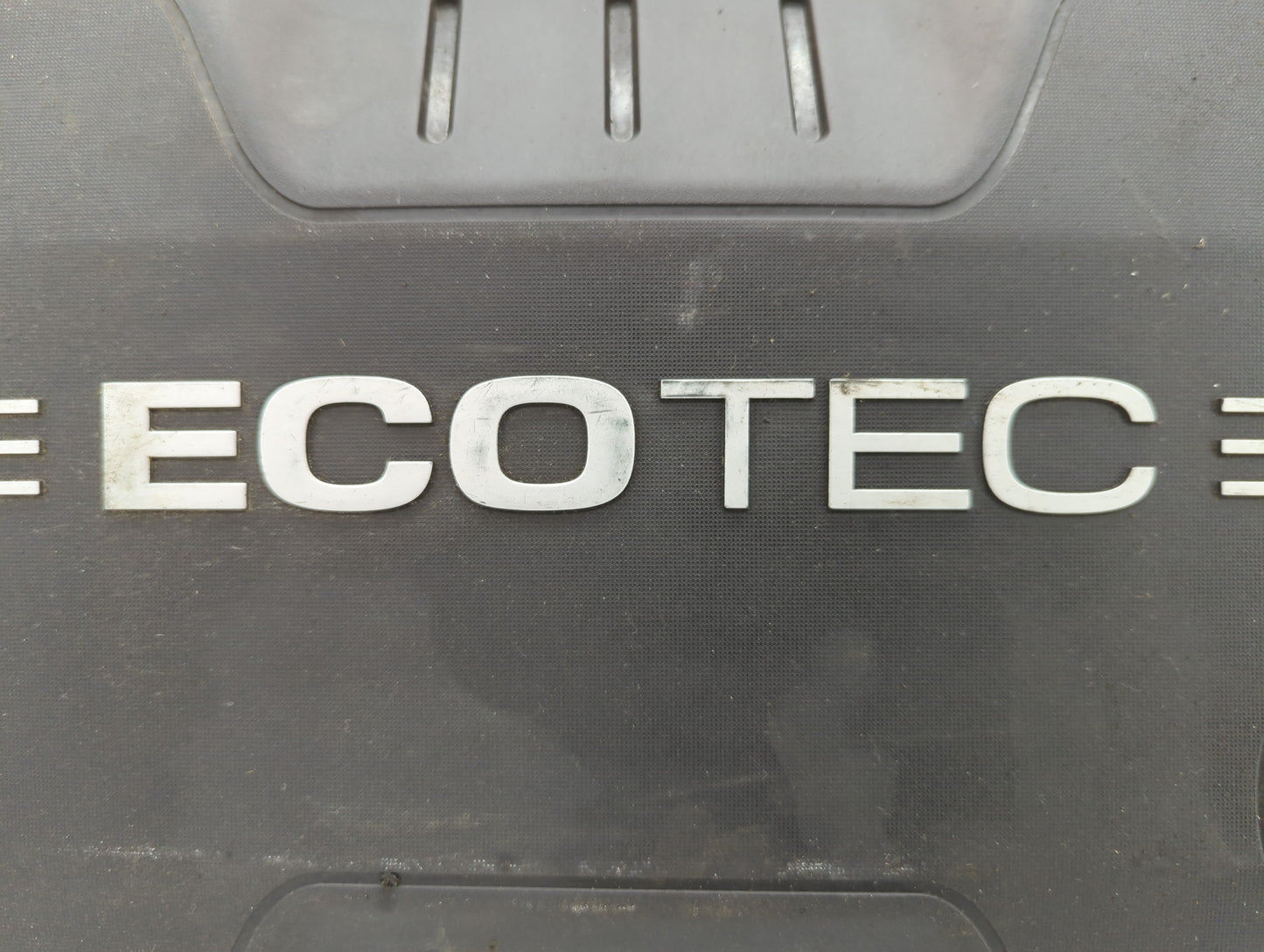 2010 Chevrolet Equinox Engine Cover - Oemusedautoparts1.com