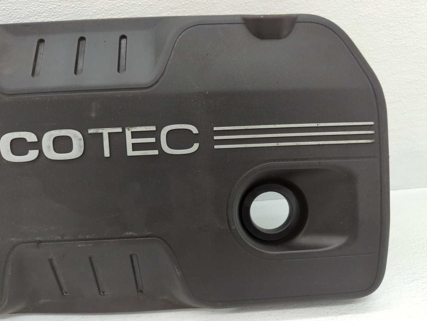 2010 Chevrolet Equinox Engine Cover - Oemusedautoparts1.com