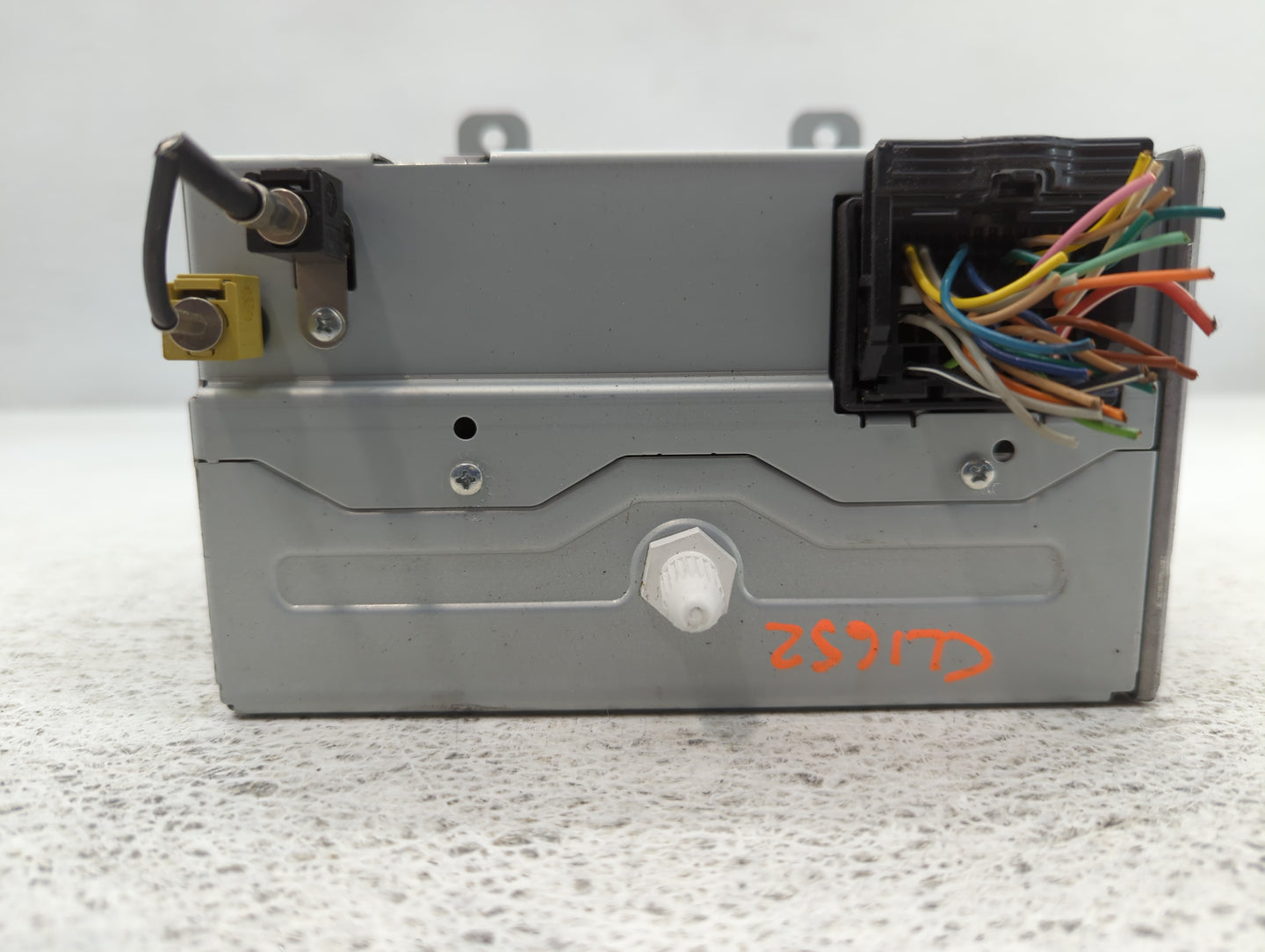 2010-2010 Chevrolet Equinox Am Fm Cd Player Radio Receiver - Oemusedautoparts1.com