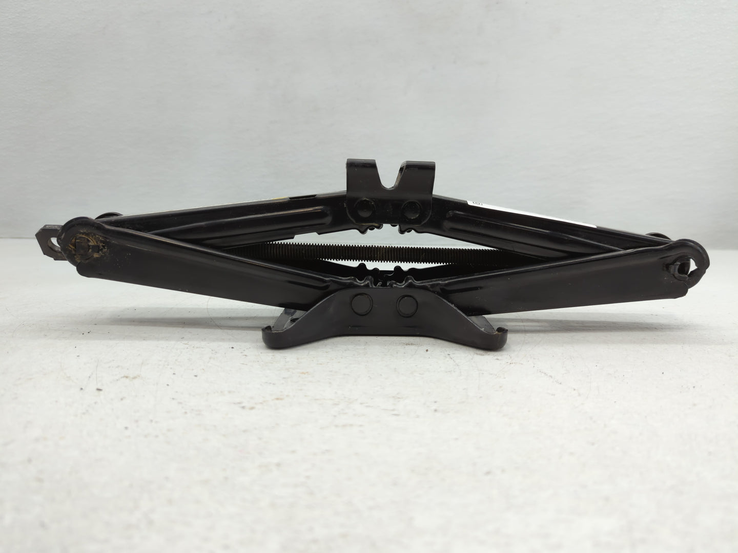 2010 Chevrolet Equinox Spare Scissor Car Jack 735313 - Oemusedautoparts1.com
