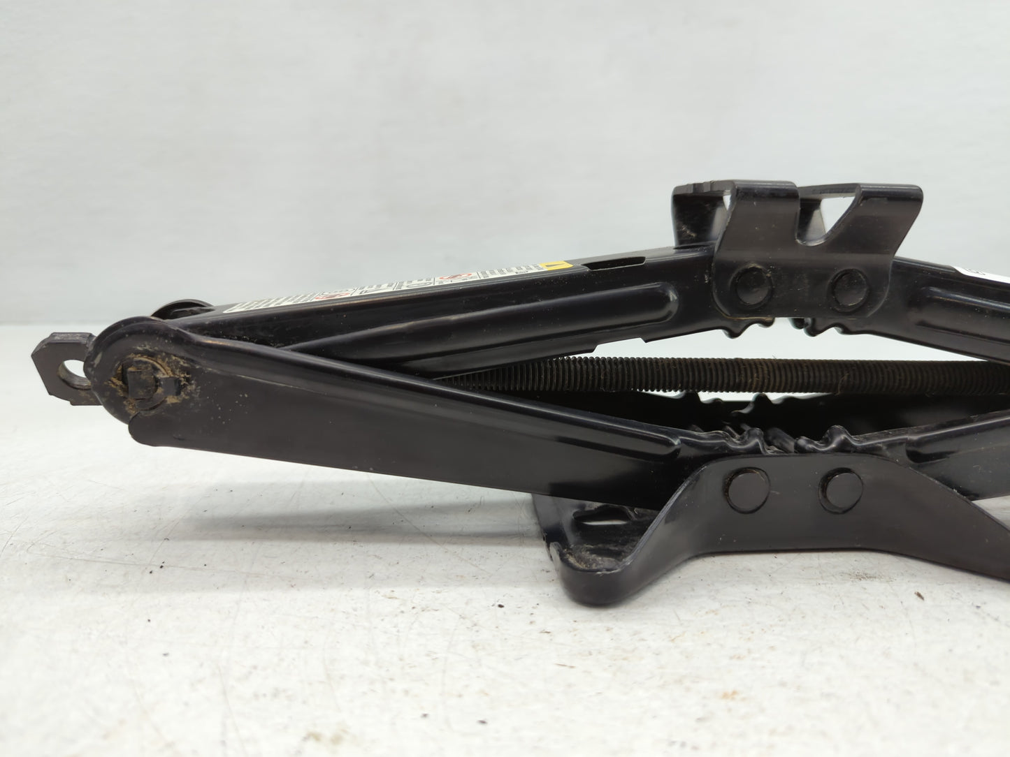 2010 Chevrolet Equinox Spare Scissor Car Jack - Oemusedautoparts1.com