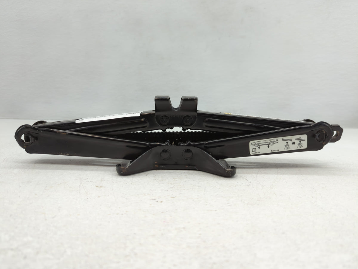 2010 Chevrolet Equinox Spare Scissor Car Jack 735319 - Oemusedautoparts1.com