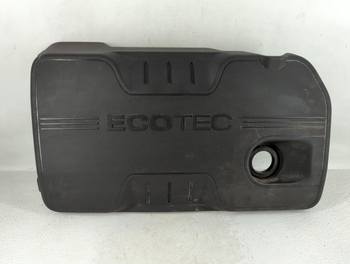 2010 Chevrolet Equinox Engine Cover 735639 - Oemusedautoparts1.com